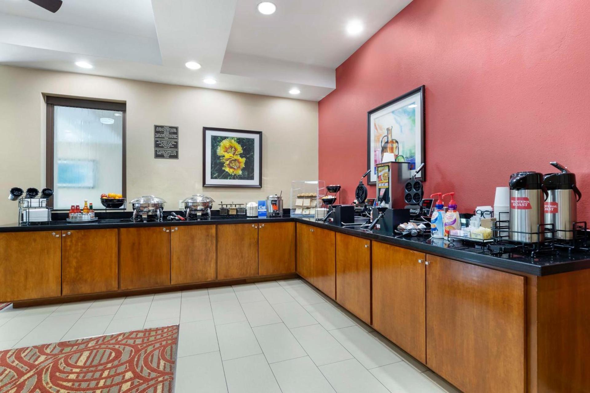 Best Western McAllen Medical Center photo 7