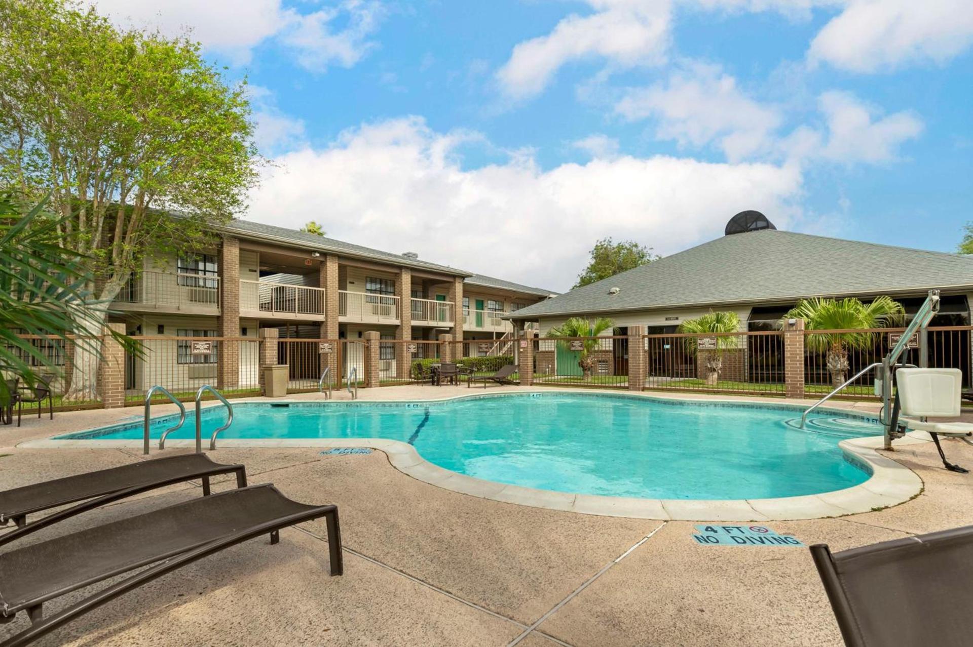 Best Western McAllen Medical Center photo 10