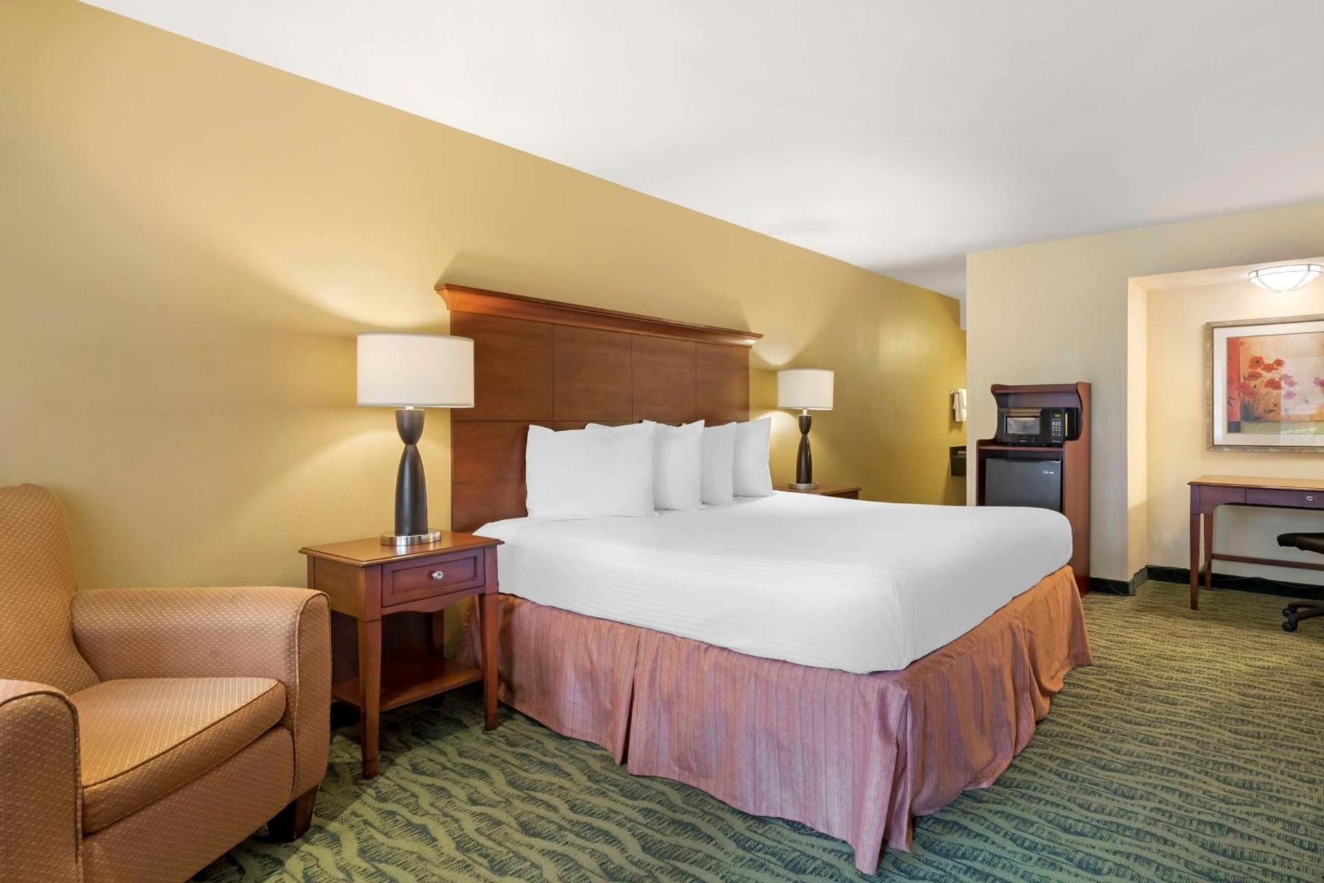 Best Western McAllen Medical Center photo 11