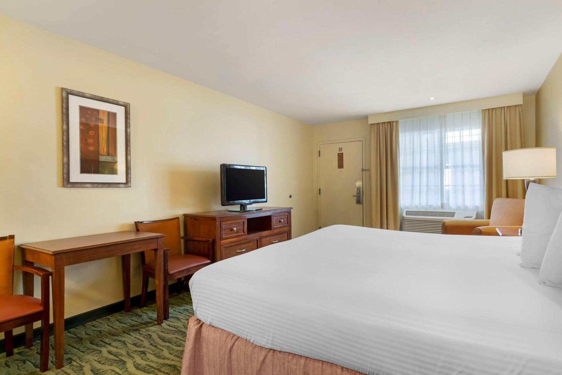 Best Western McAllen Medical Center photo 14