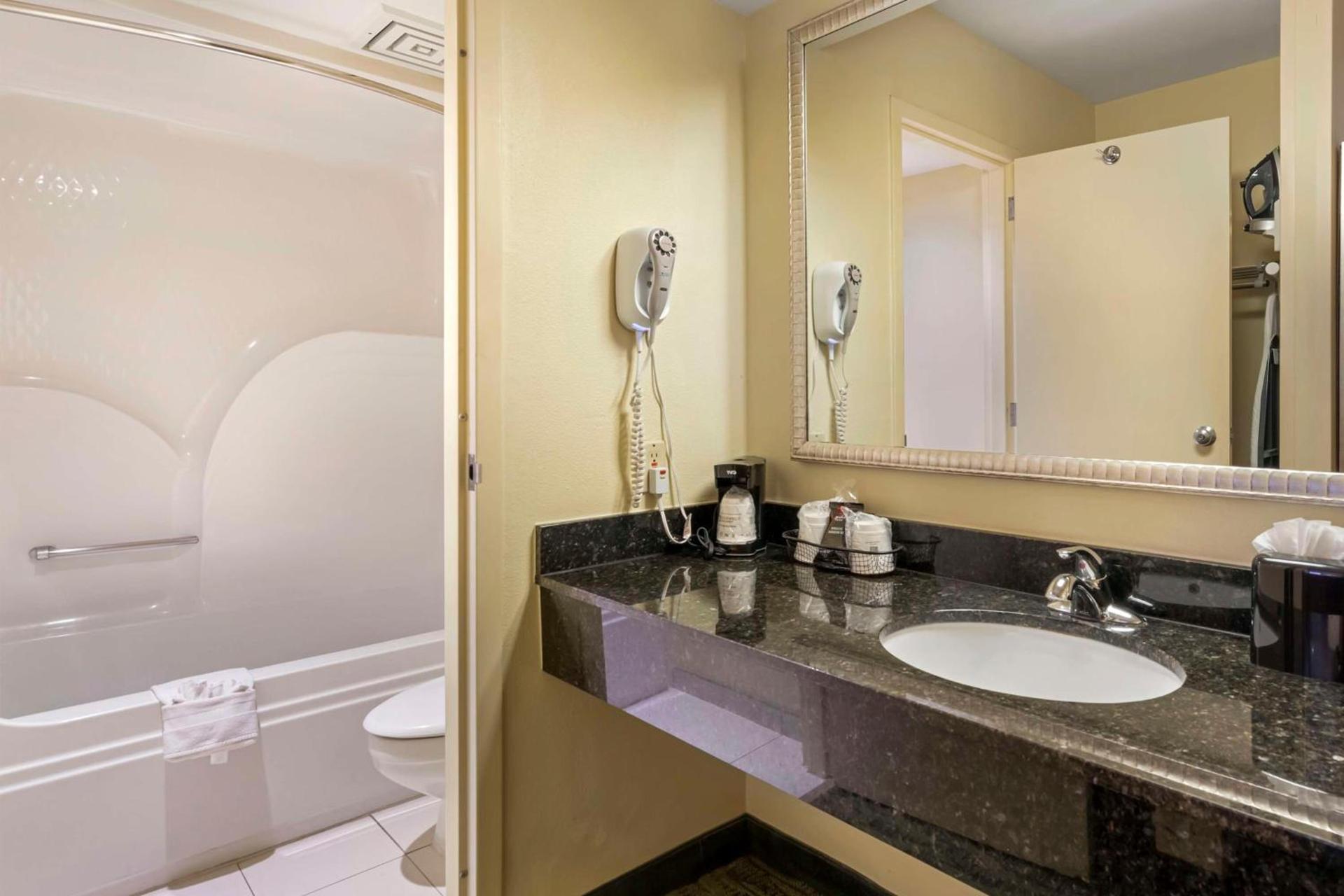 Best Western McAllen Medical Center photo 18