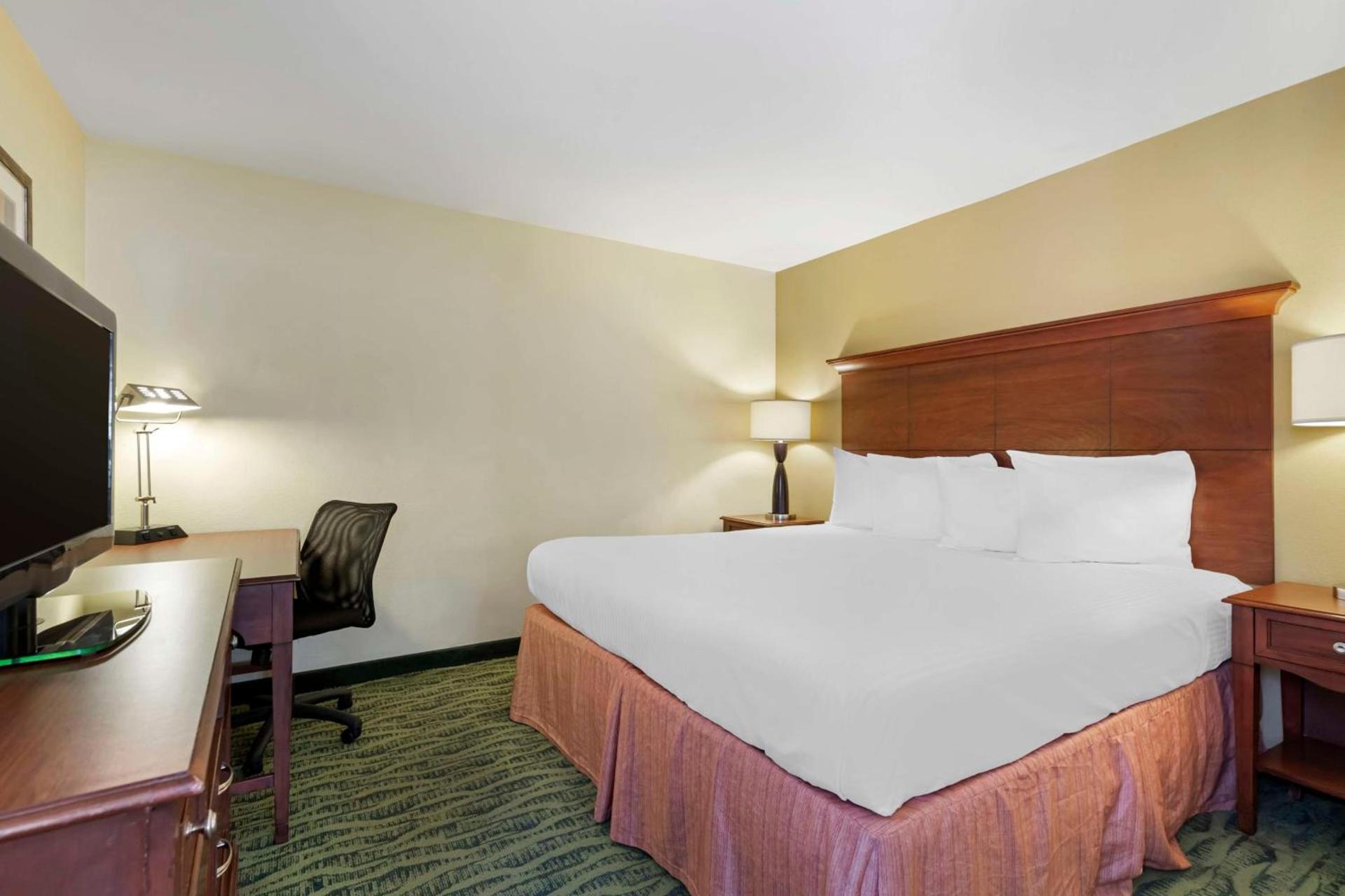 Best Western McAllen Medical Center photo 19