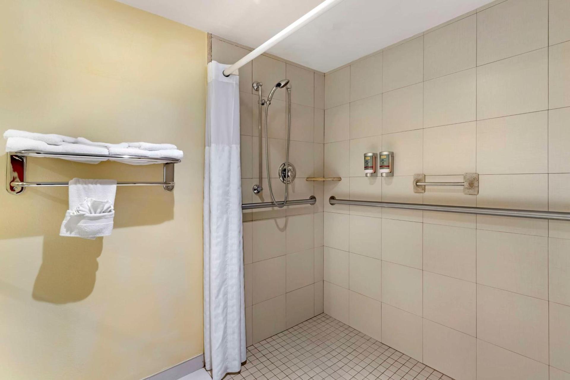 Best Western McAllen Medical Center photo 27
