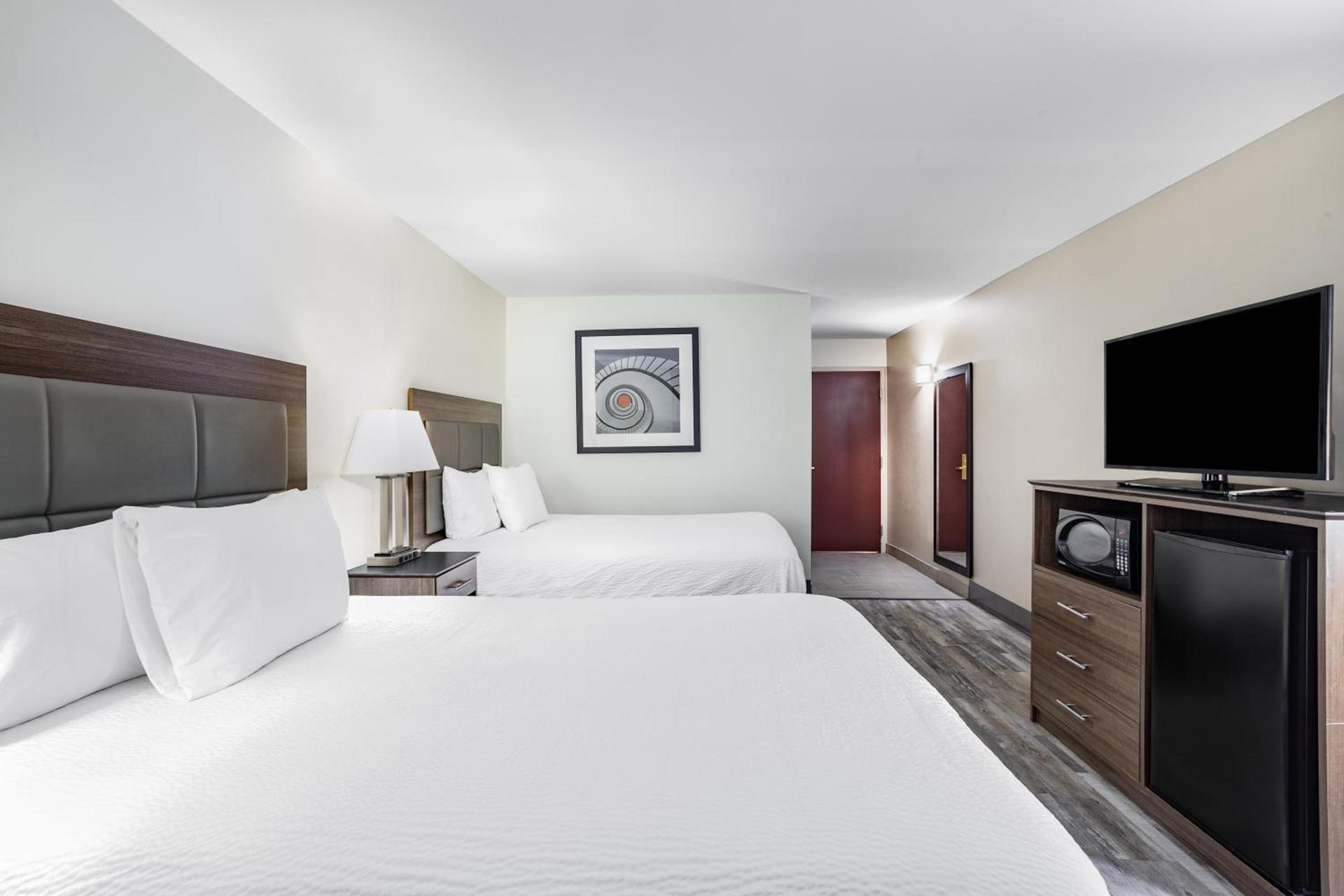 Ramada by Wyndham Hendersonville photo 22