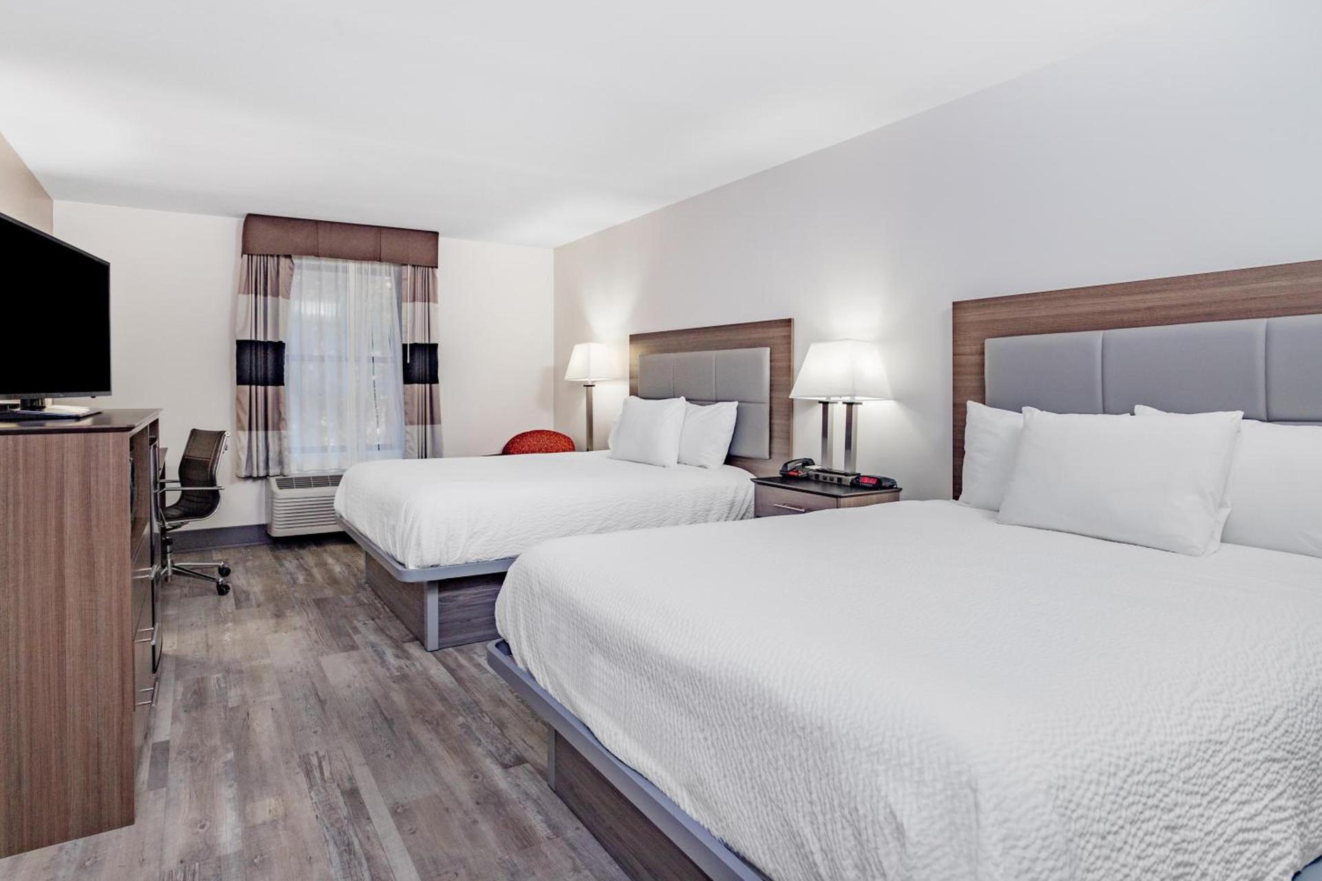 Ramada by Wyndham Hendersonville photo 20