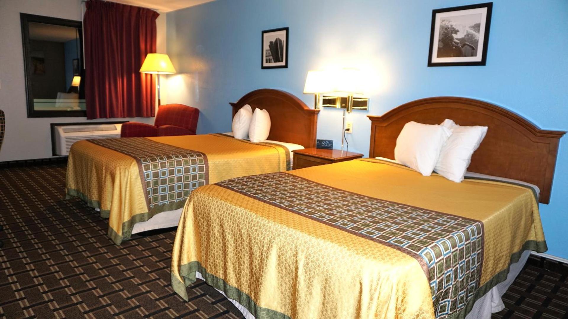 Lakes Inn photo 12