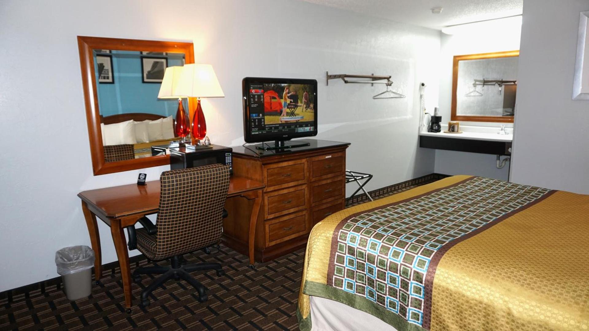 Lakes Inn photo 32