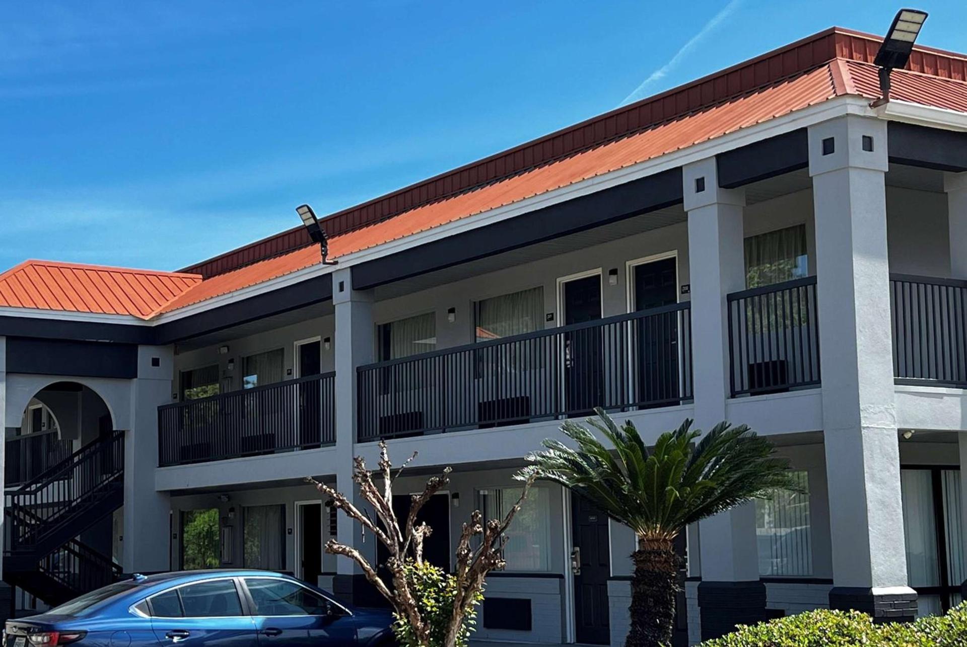 Super 8 by Wyndham Slidell photo 6