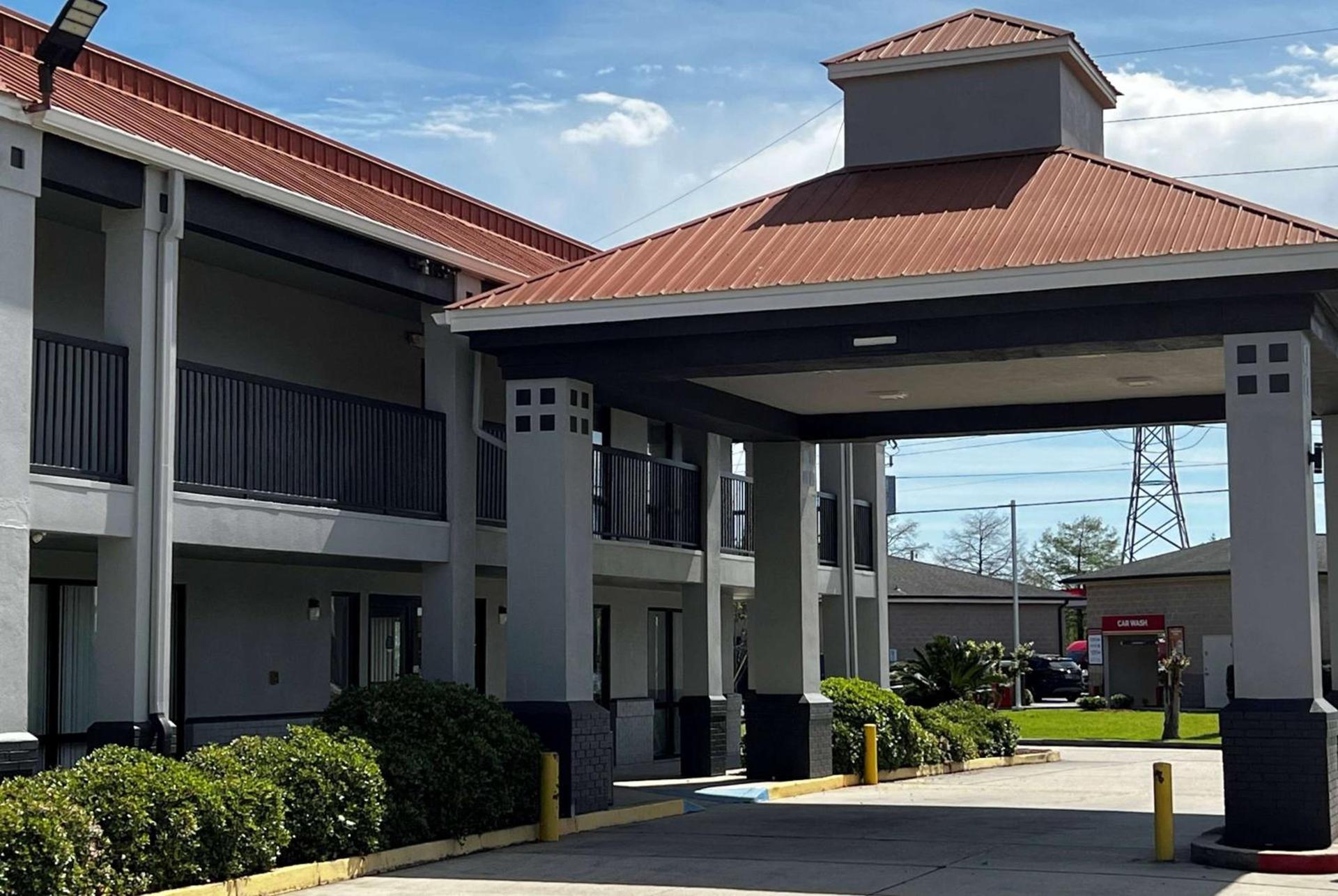 Super 8 by Wyndham Slidell photo 5