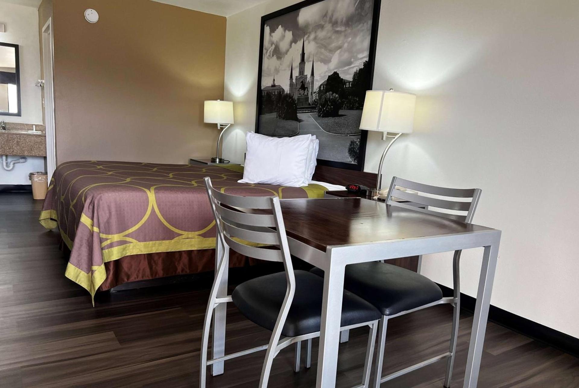 Super 8 by Wyndham Slidell photo 23