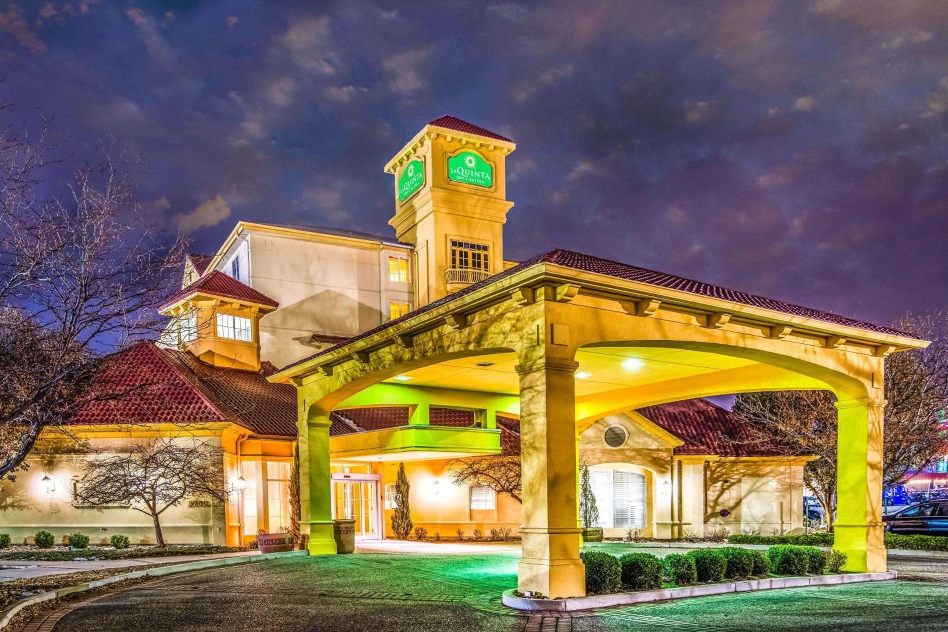 La Quinta Inn & Suites by Wyndham Colorado Springs South AP photo 10