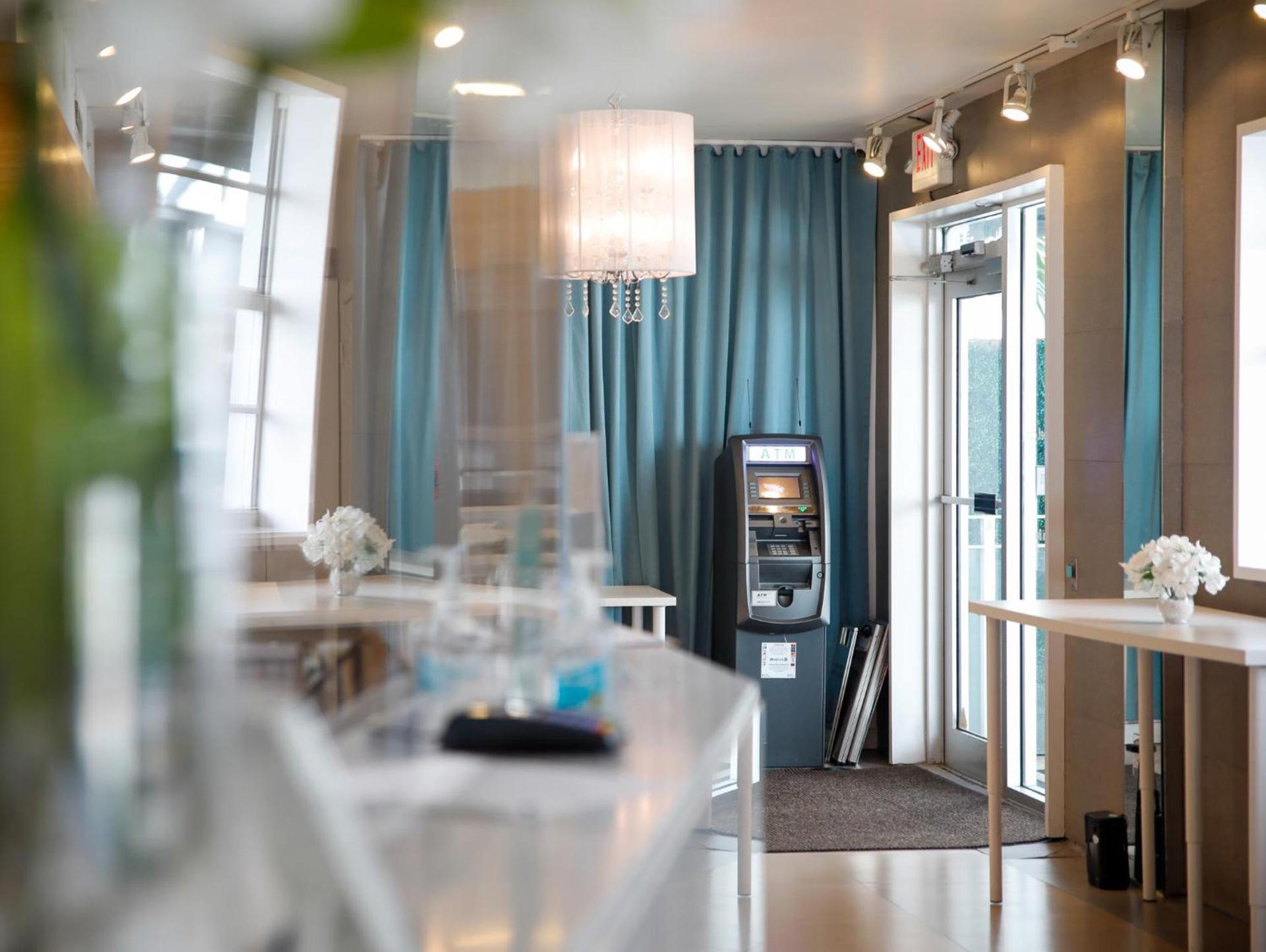 Ocean Reef Suites photo 32