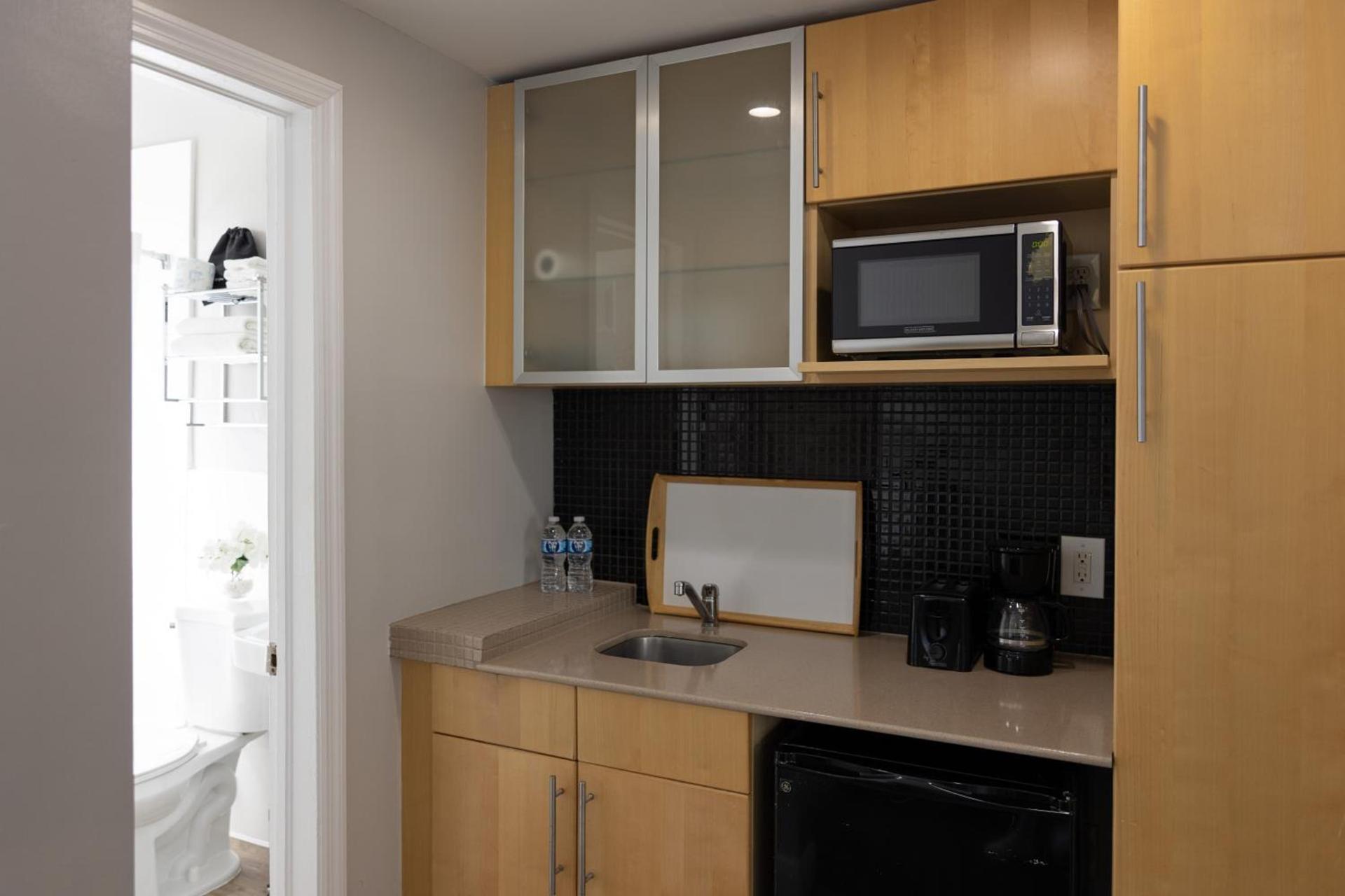 Ocean Reef Suites photo 8