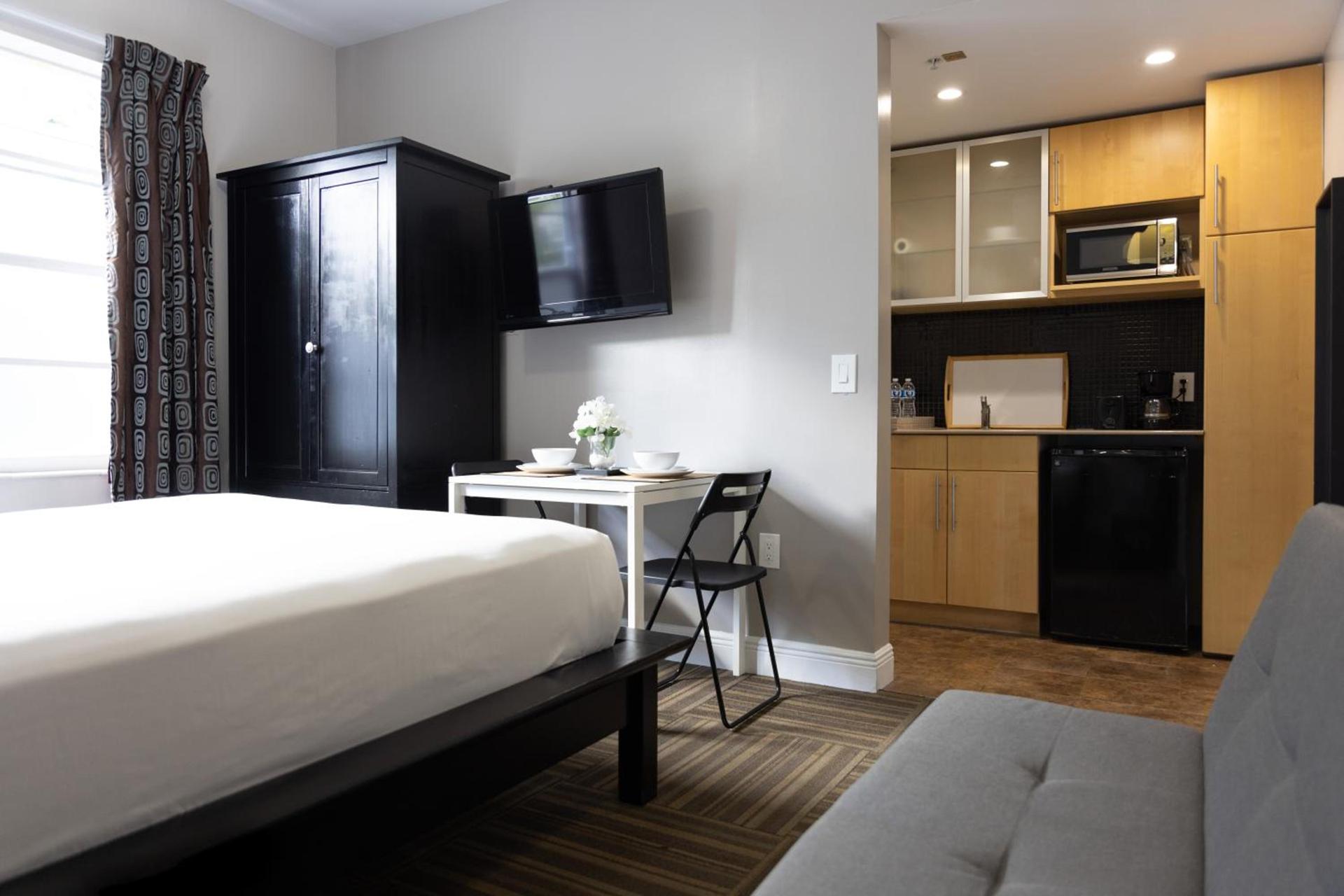 Ocean Reef Suites photo 6