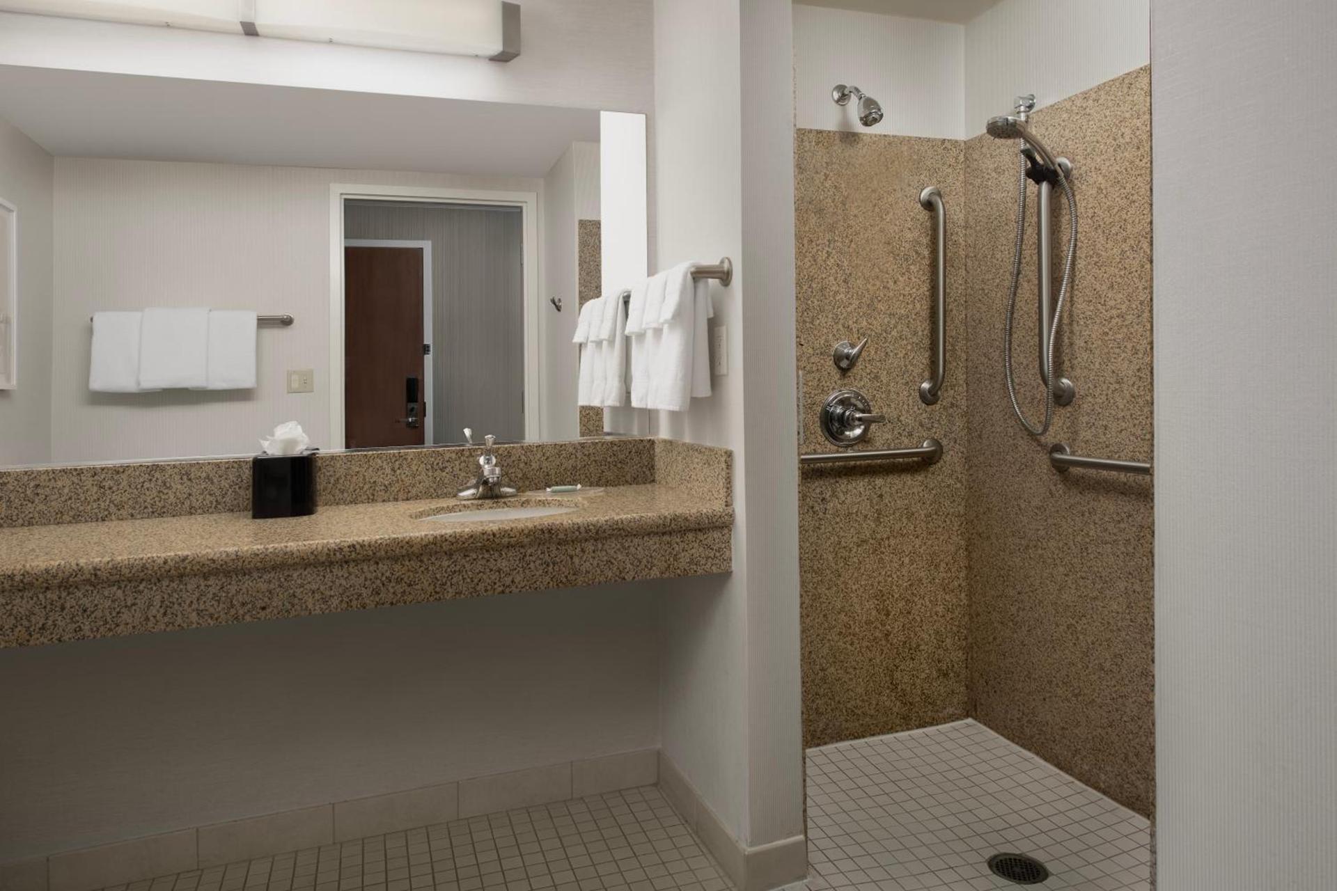 Courtyard by Marriott Seattle Kirkland photo 34