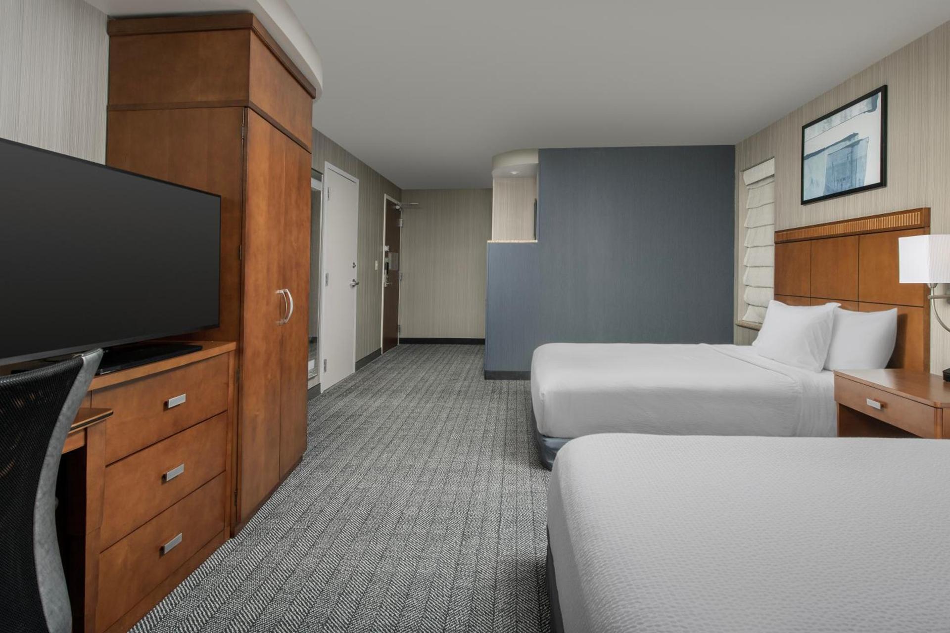 Courtyard by Marriott Seattle Kirkland photo 11