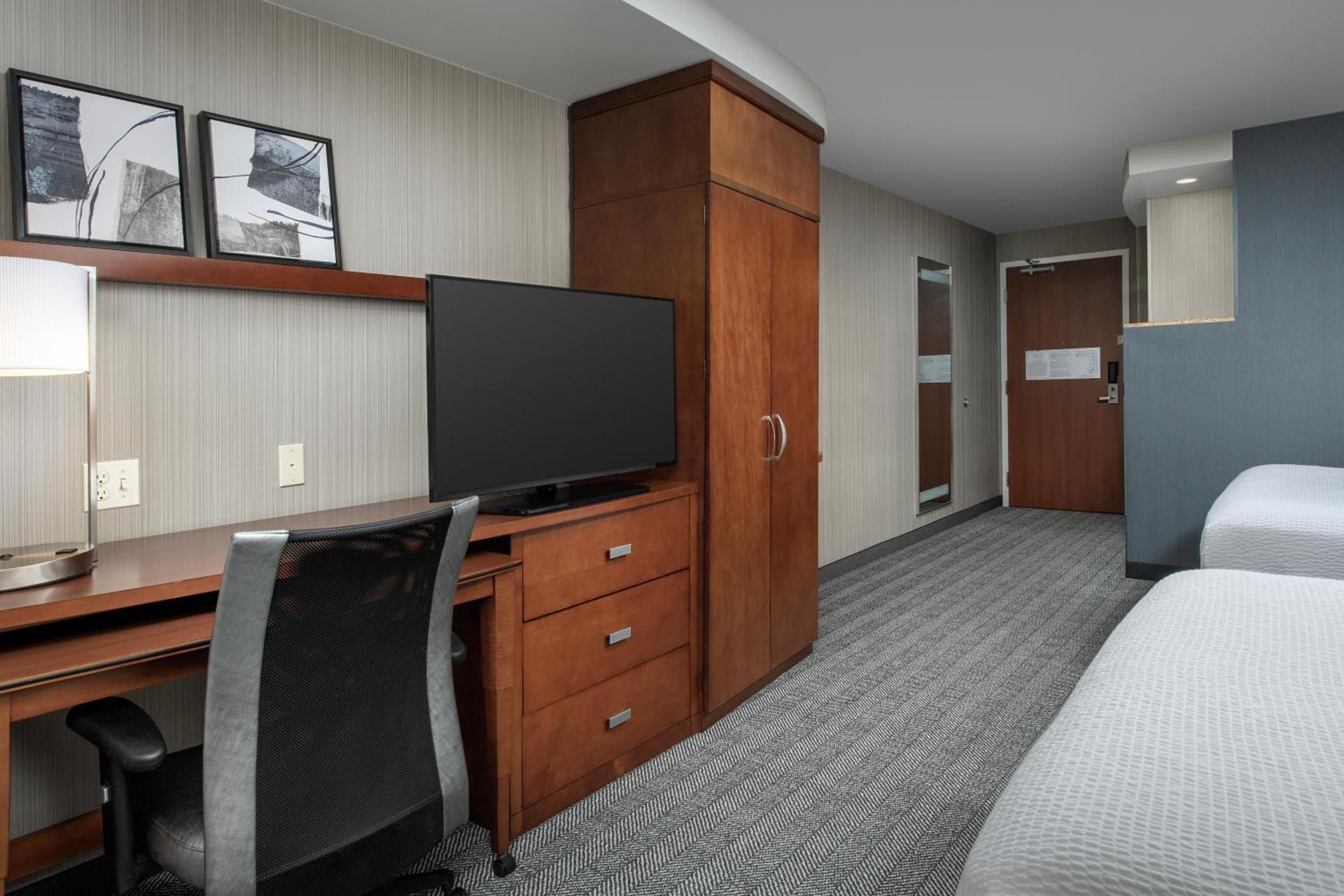 Courtyard by Marriott Seattle Kirkland photo 27