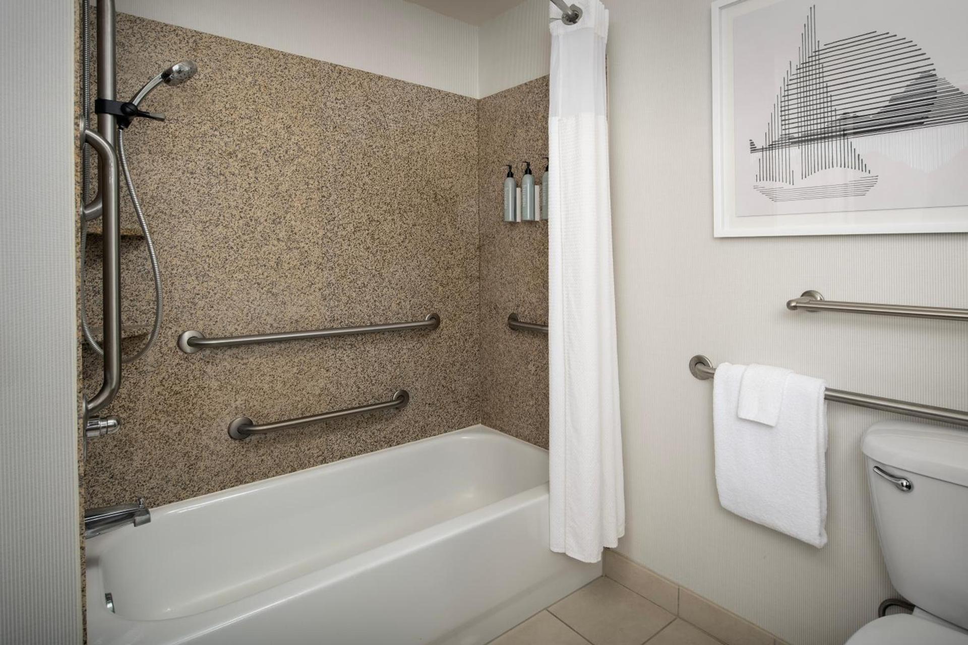 Courtyard by Marriott Seattle Kirkland photo 15