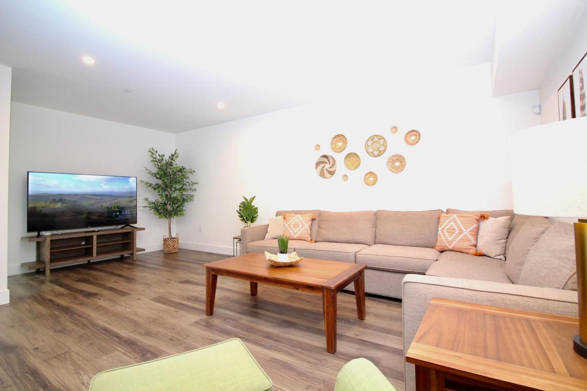 Los Angeles Premium City Suites - Free Secured Parking photo 18