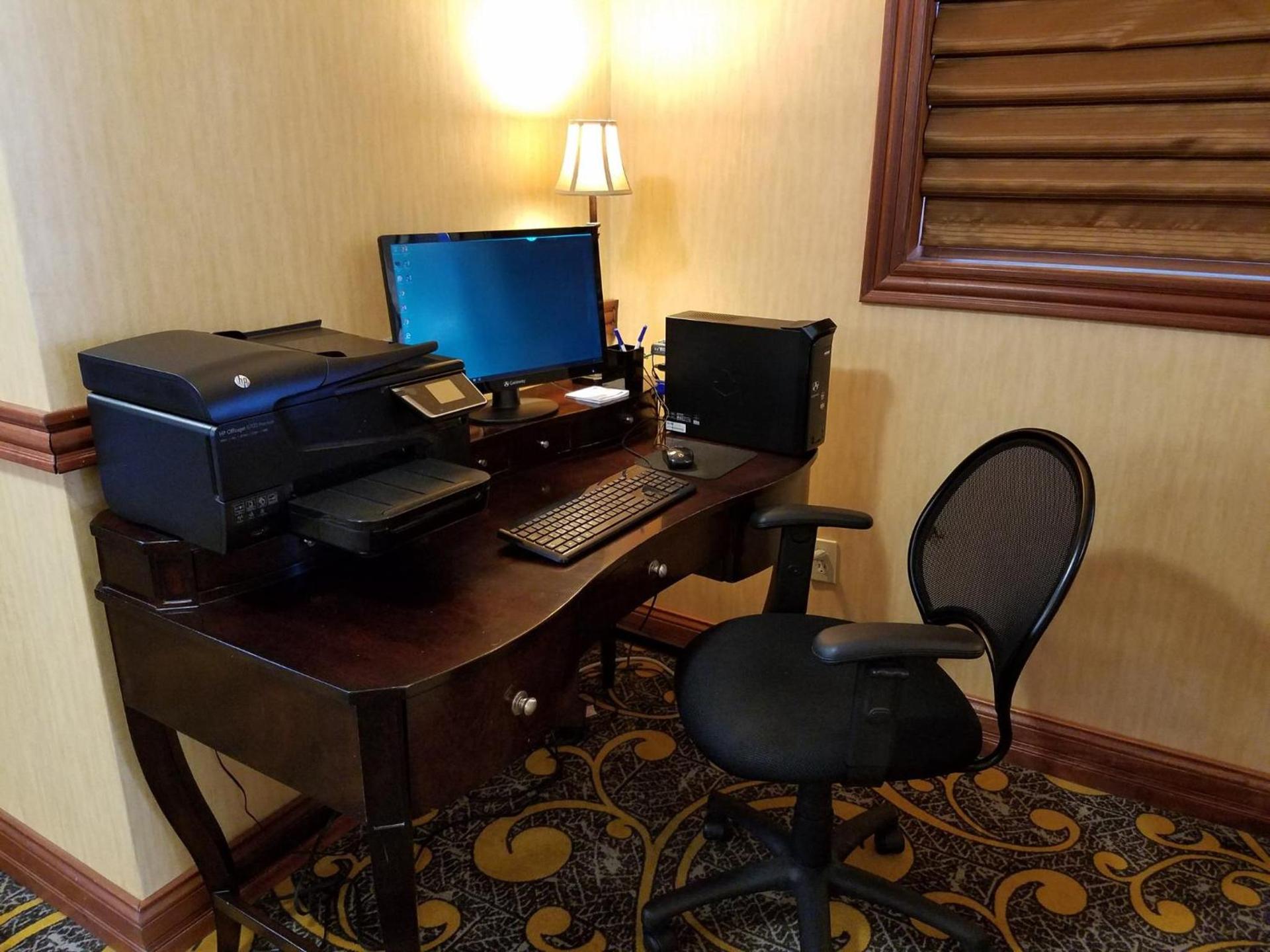 Holiday Inn Express Deforest Madison Area by IHG photo 3