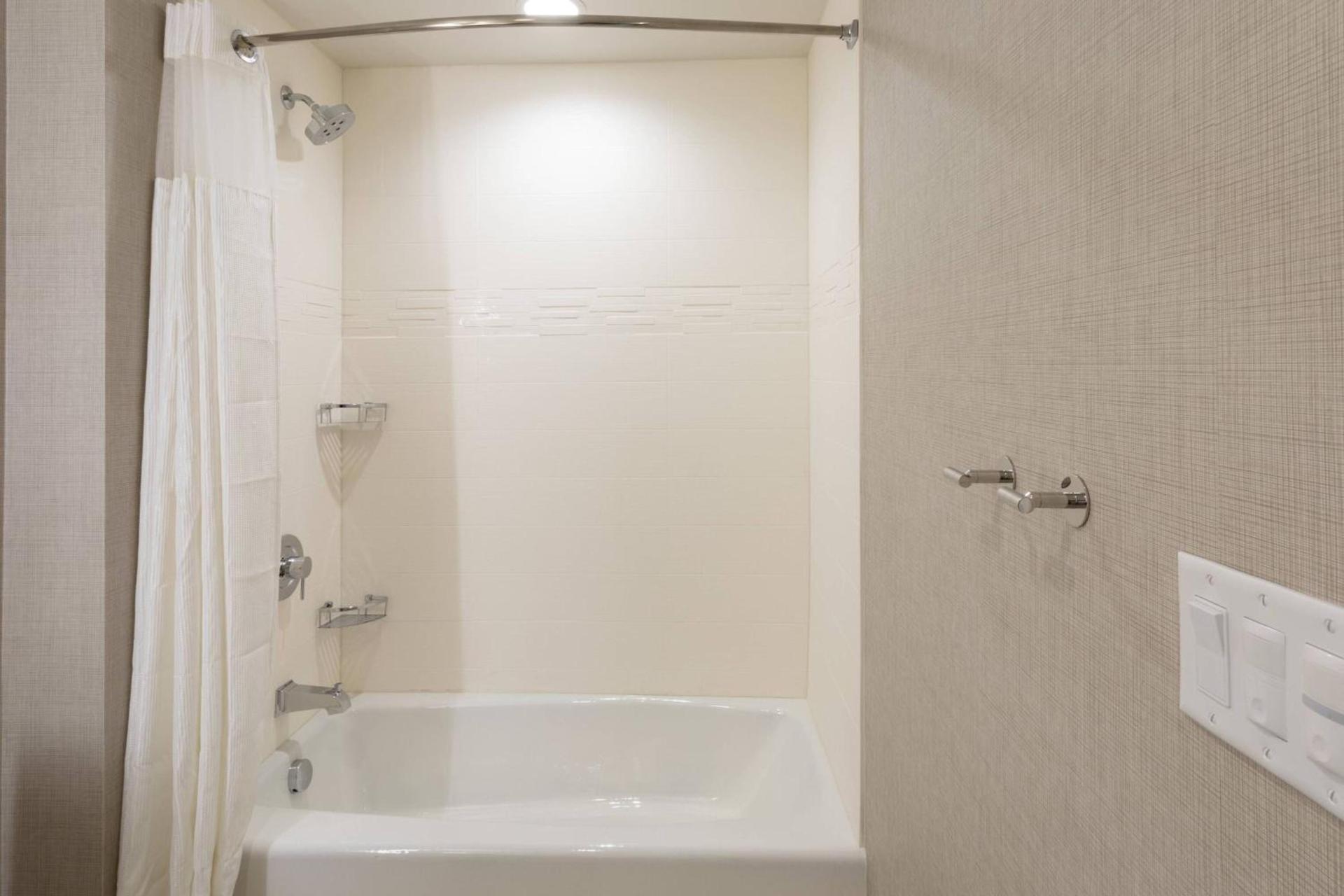 Residence Inn Minneapolis Maple Grove/Arbor Lakes photo 17