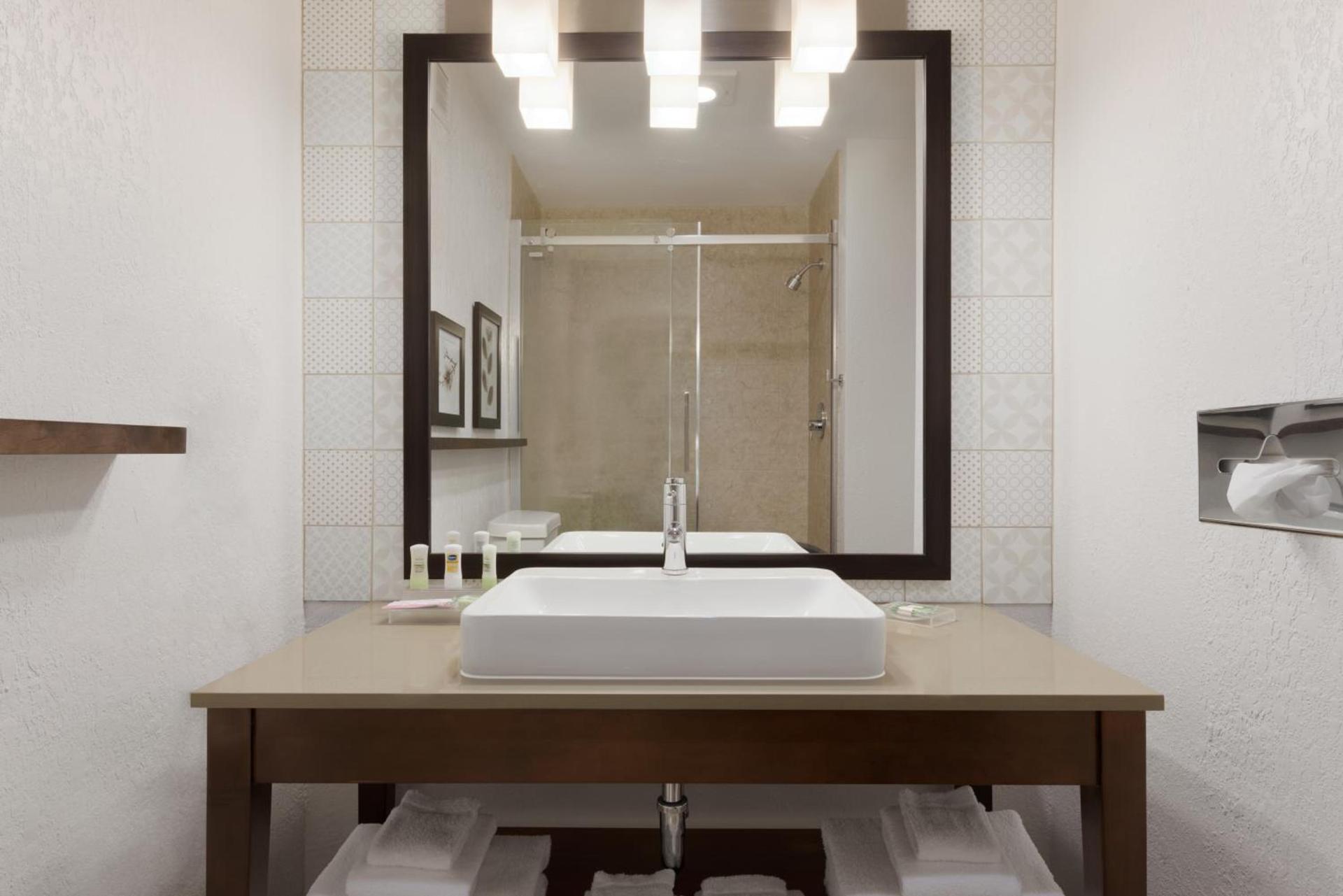 Country Inn & Suites by Radisson, Chippewa Falls, WI photo 19