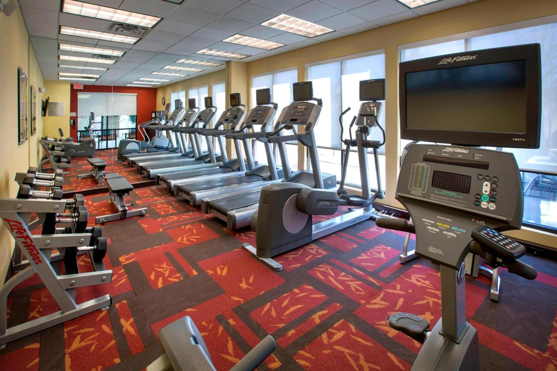 Courtyard by Marriott Paramus photo 22