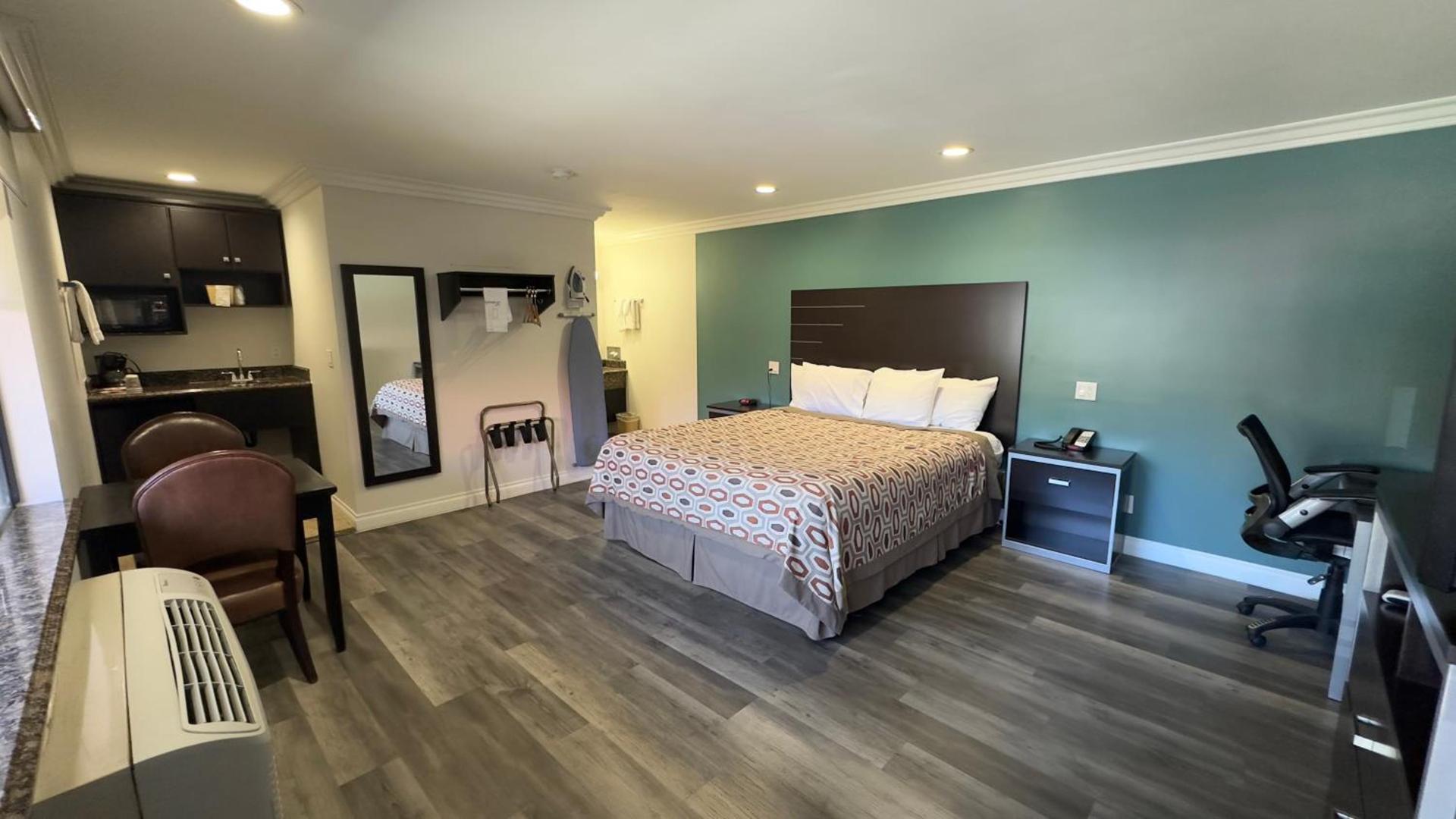 Garden Inn and Suites Glendora photo 13