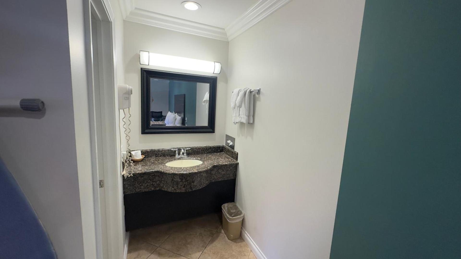 Garden Inn and Suites Glendora photo 16