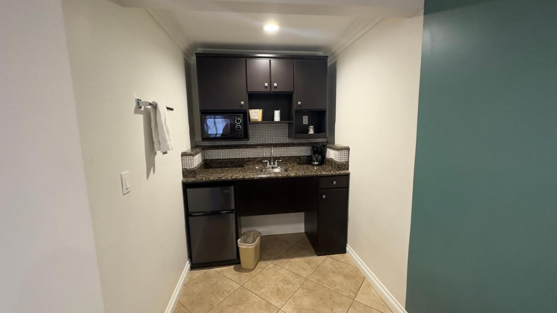 Garden Inn and Suites Glendora photo 19