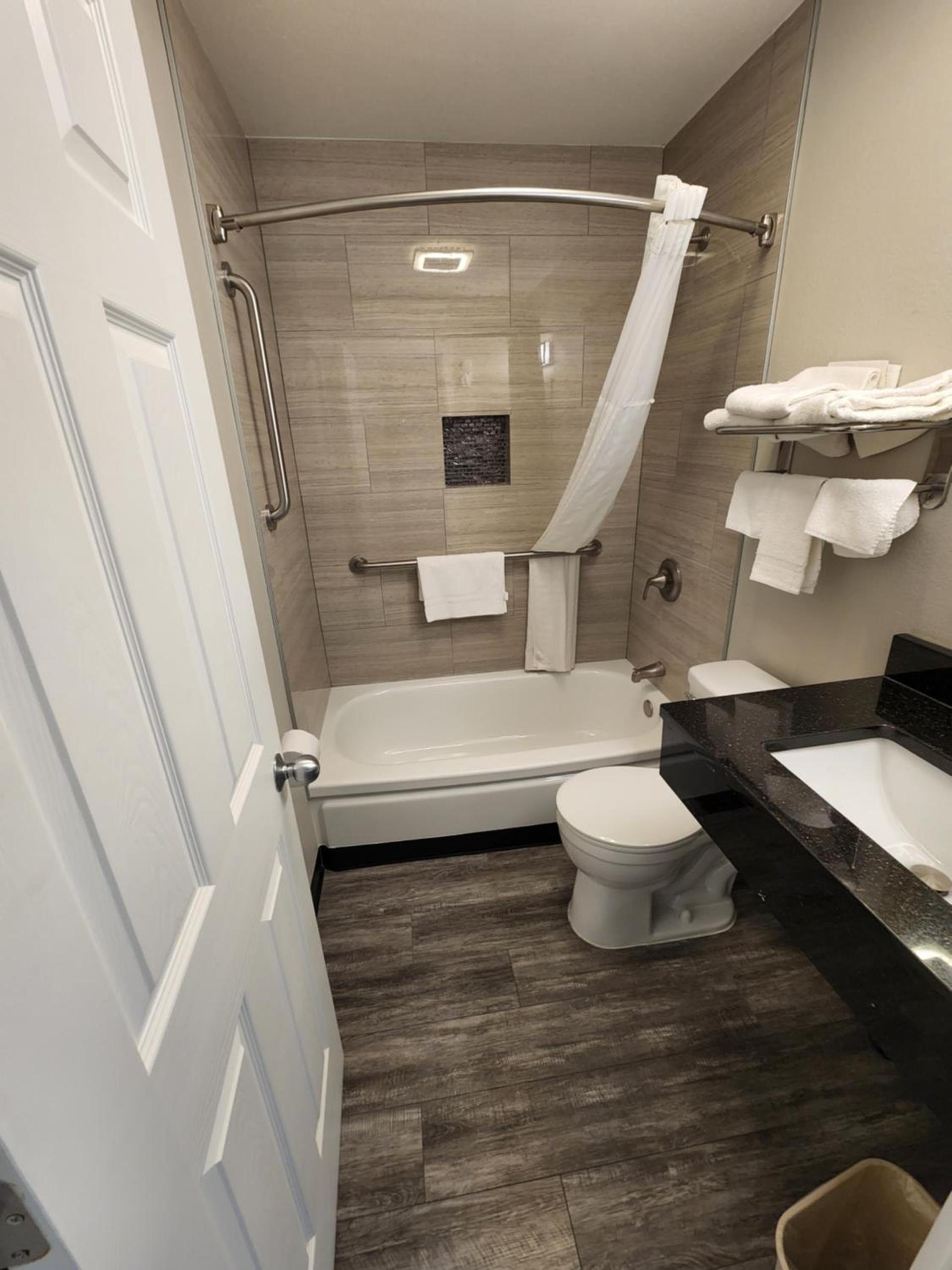 Executive Lodge photo 3