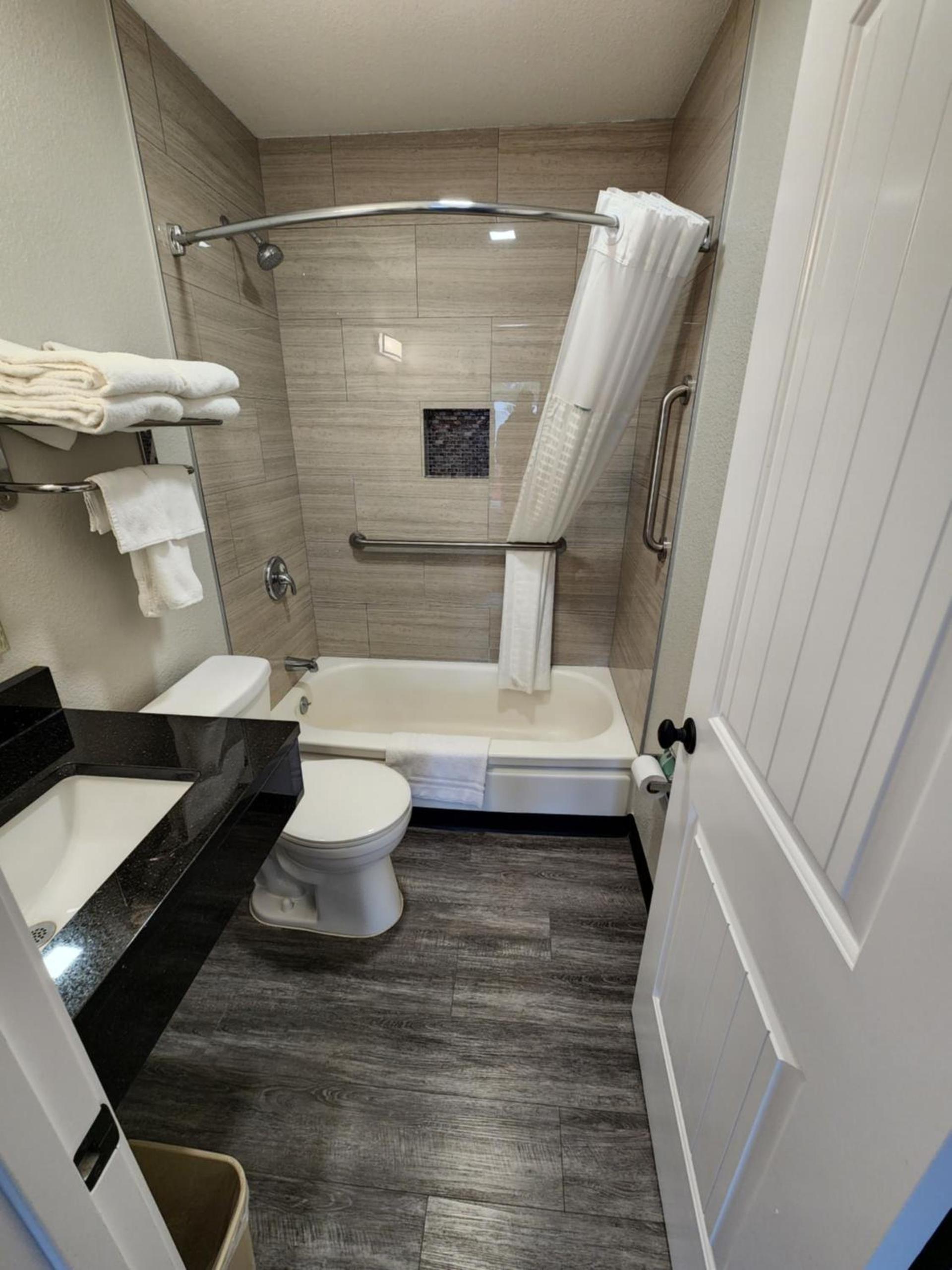 Executive Lodge photo 10
