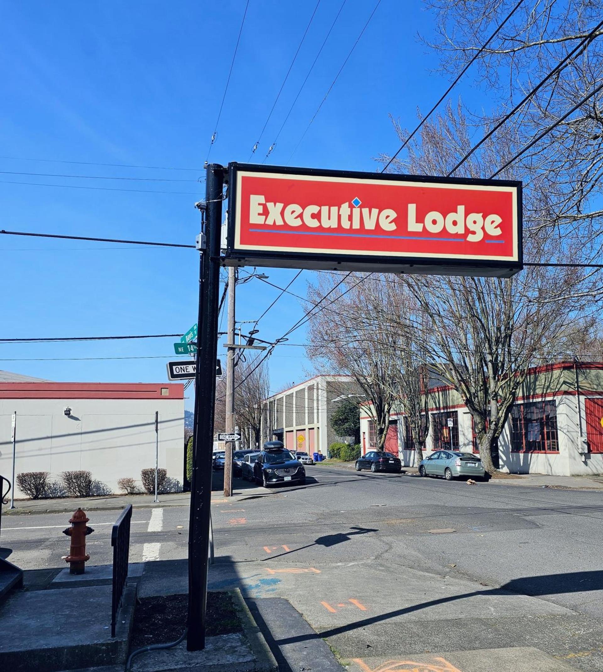 Executive Lodge photo 16
