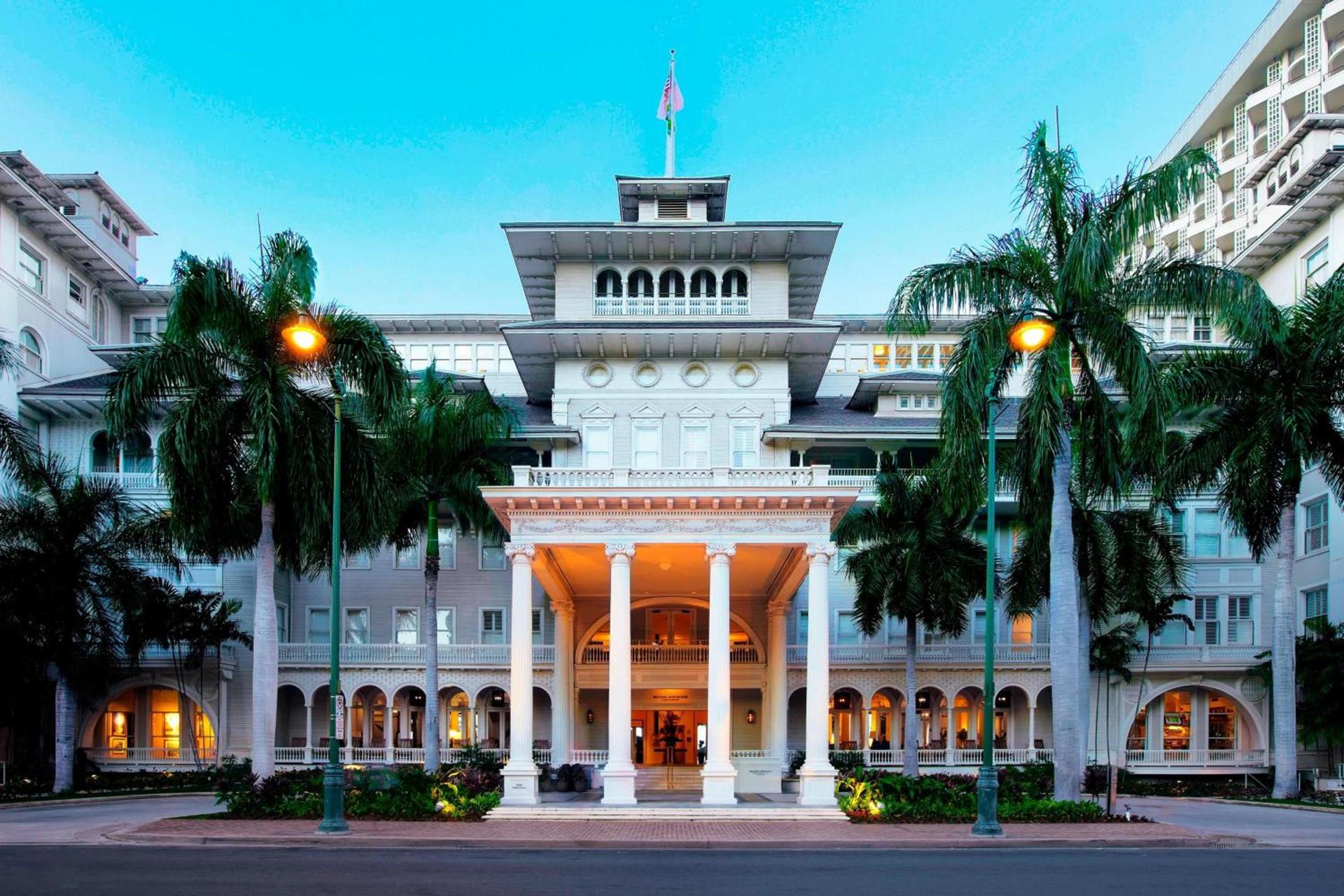 Moana Surfrider, A Westin Resort & Spa, Waikiki Beach — hotel in Honolulu
