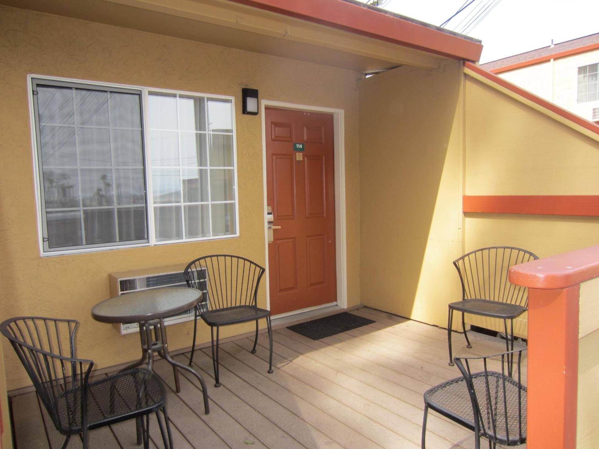 Howard Johnson by Wyndham Santa Cruz photo 68