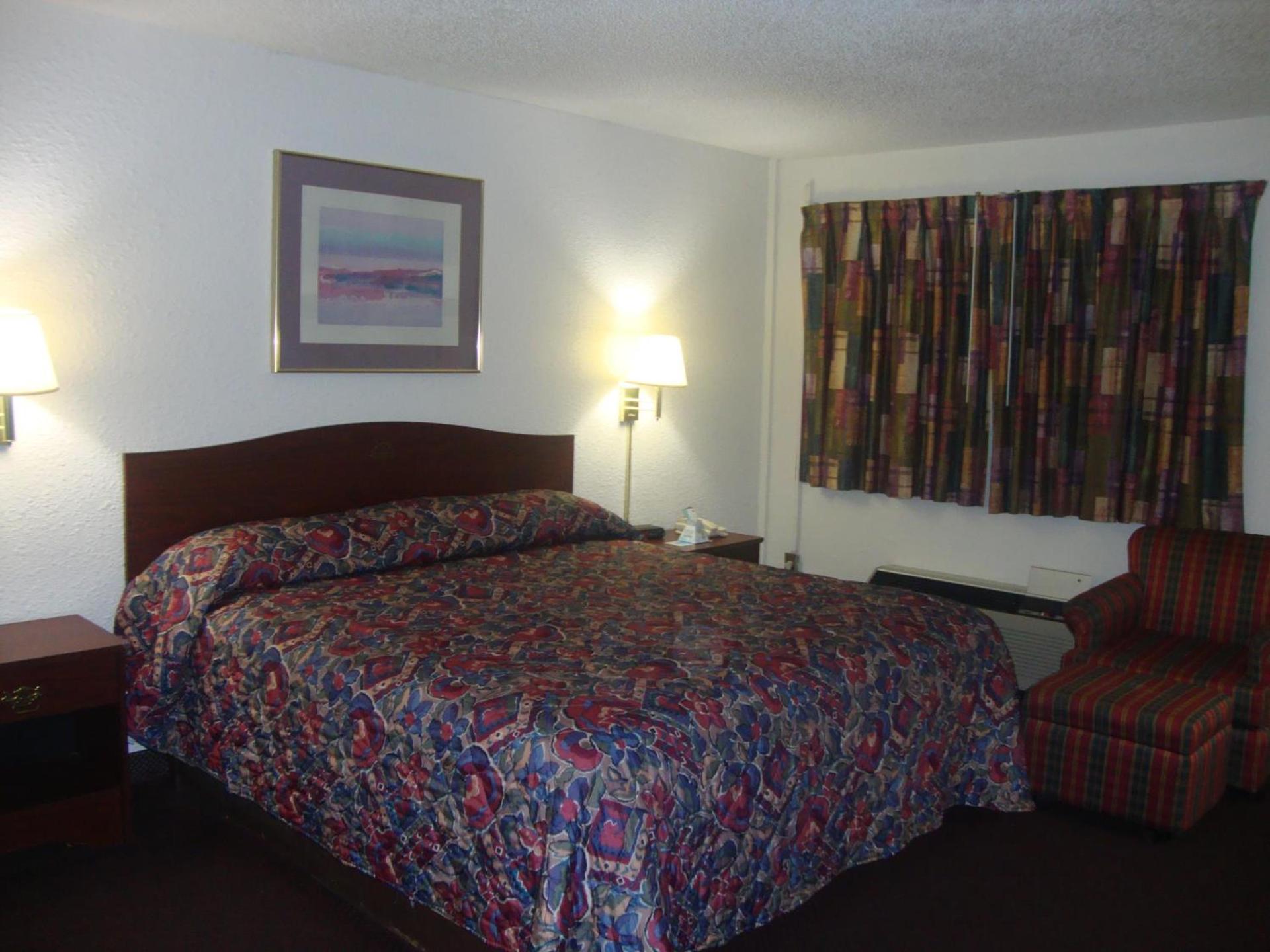Plaza Inn photo 16