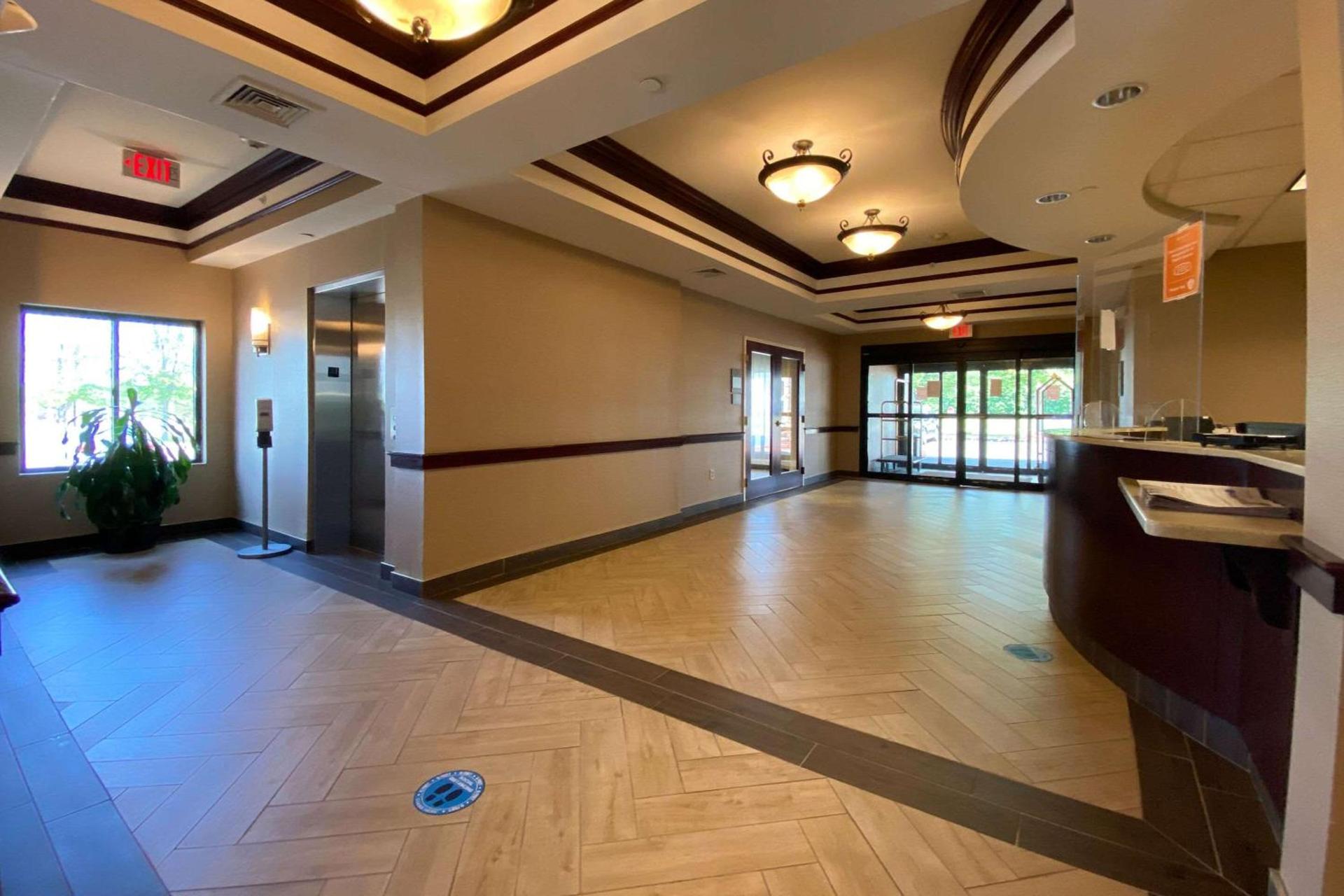Comfort Inn East Windsor - Springfield photo 5
