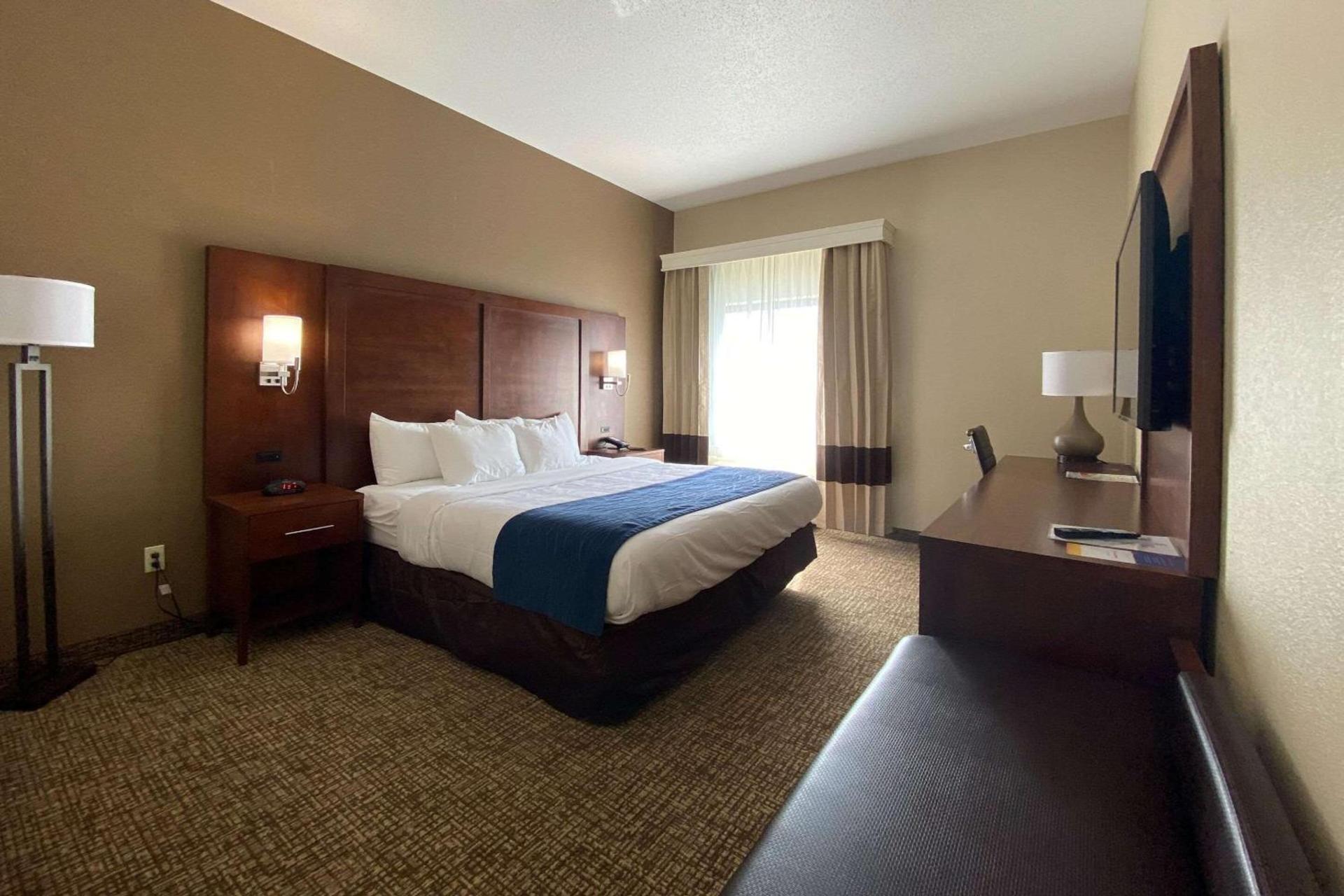 Comfort Inn East Windsor - Springfield photo 11