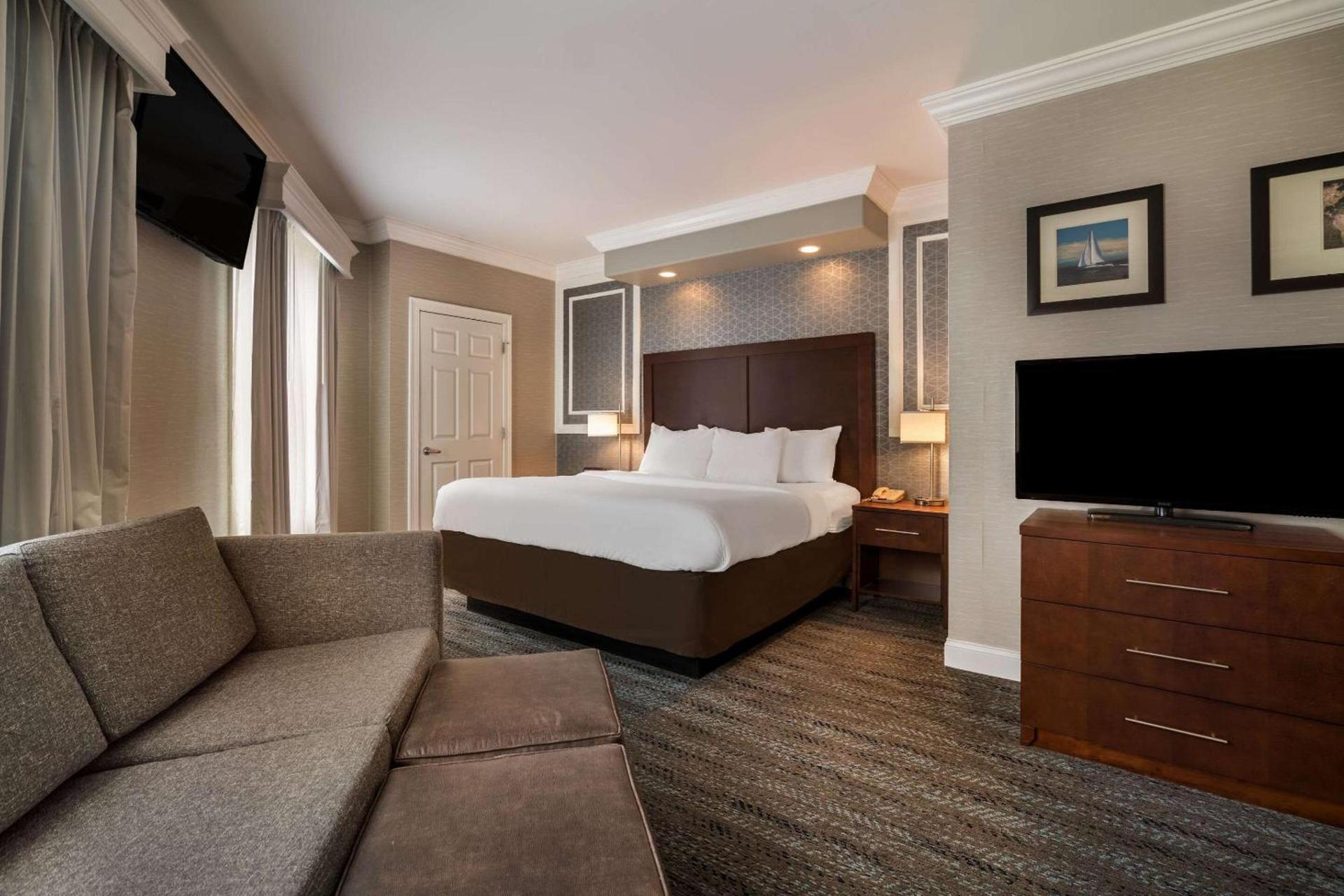 Comfort Inn & Suites Plattsburgh - Morrisonville photo 33