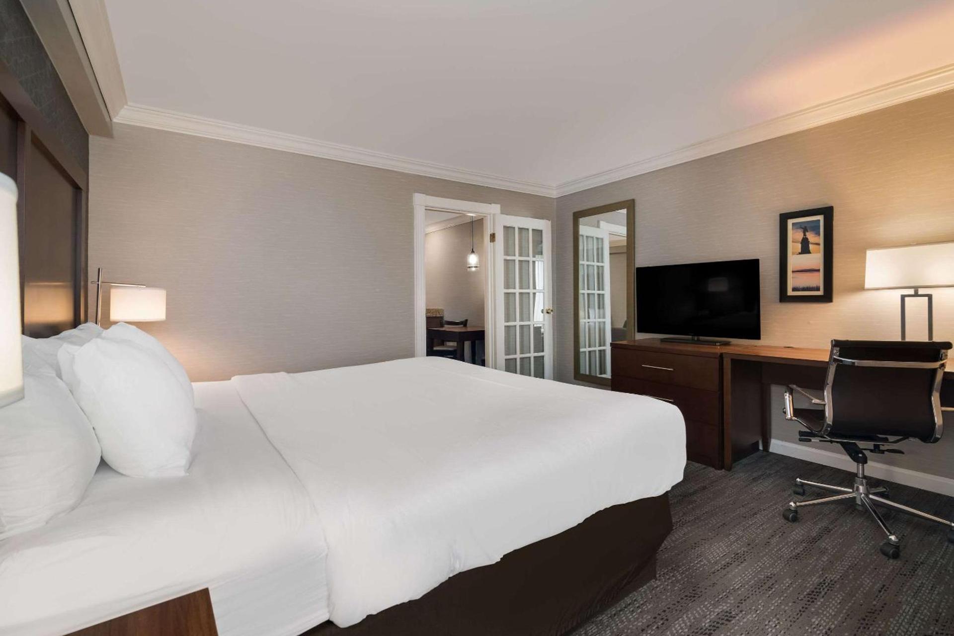 Comfort Inn & Suites Plattsburgh - Morrisonville photo 6