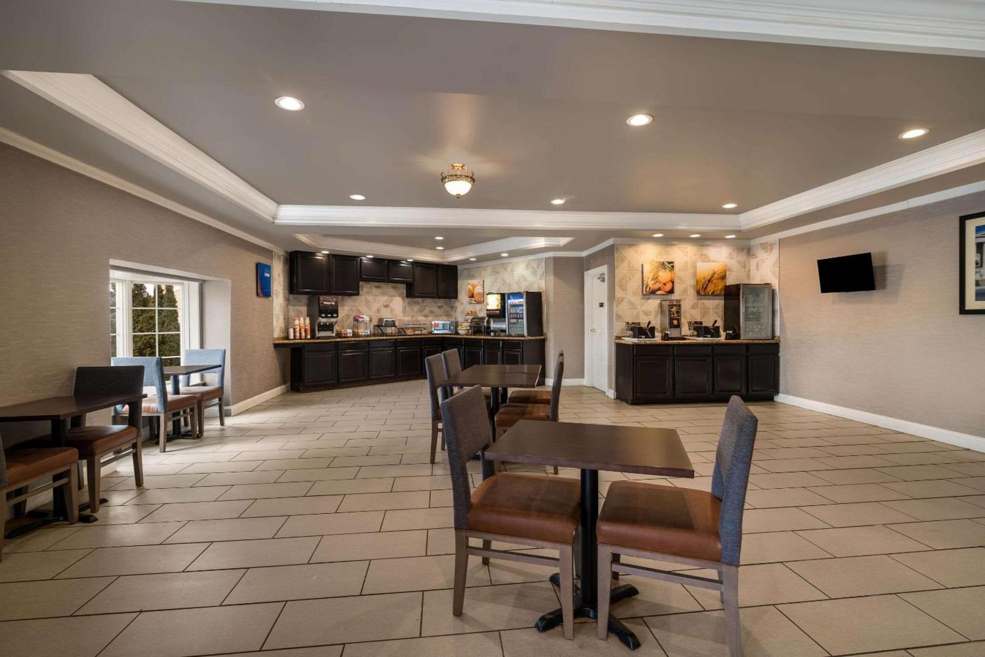 Comfort Inn & Suites Plattsburgh - Morrisonville photo 18