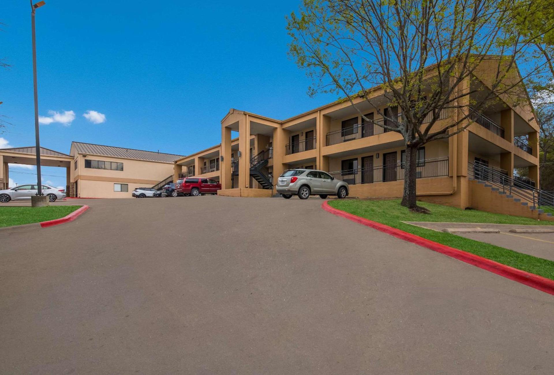 Quality Inn & Suites Round Rock photo 2