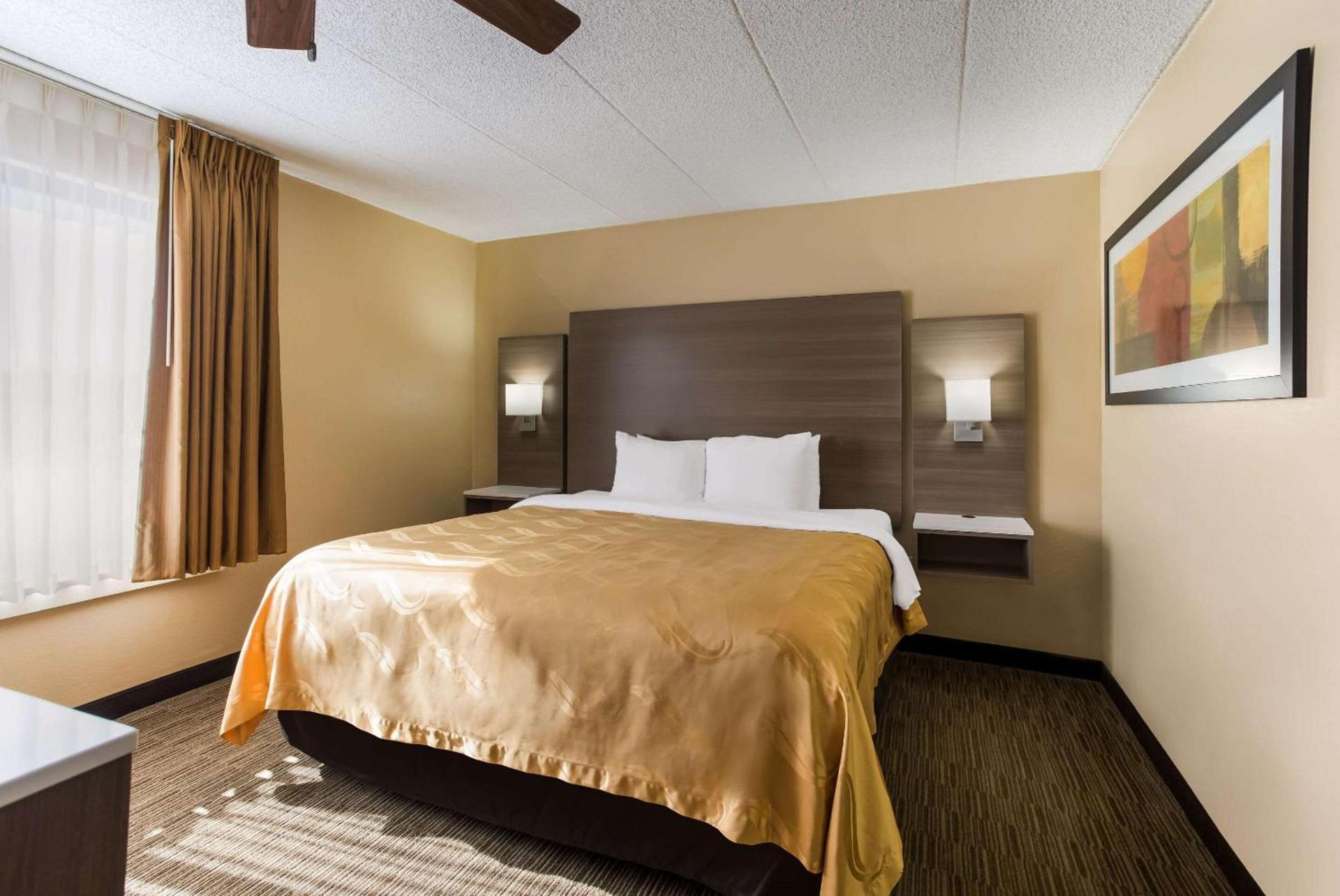 Quality Suites Milwaukee Airport photo 14