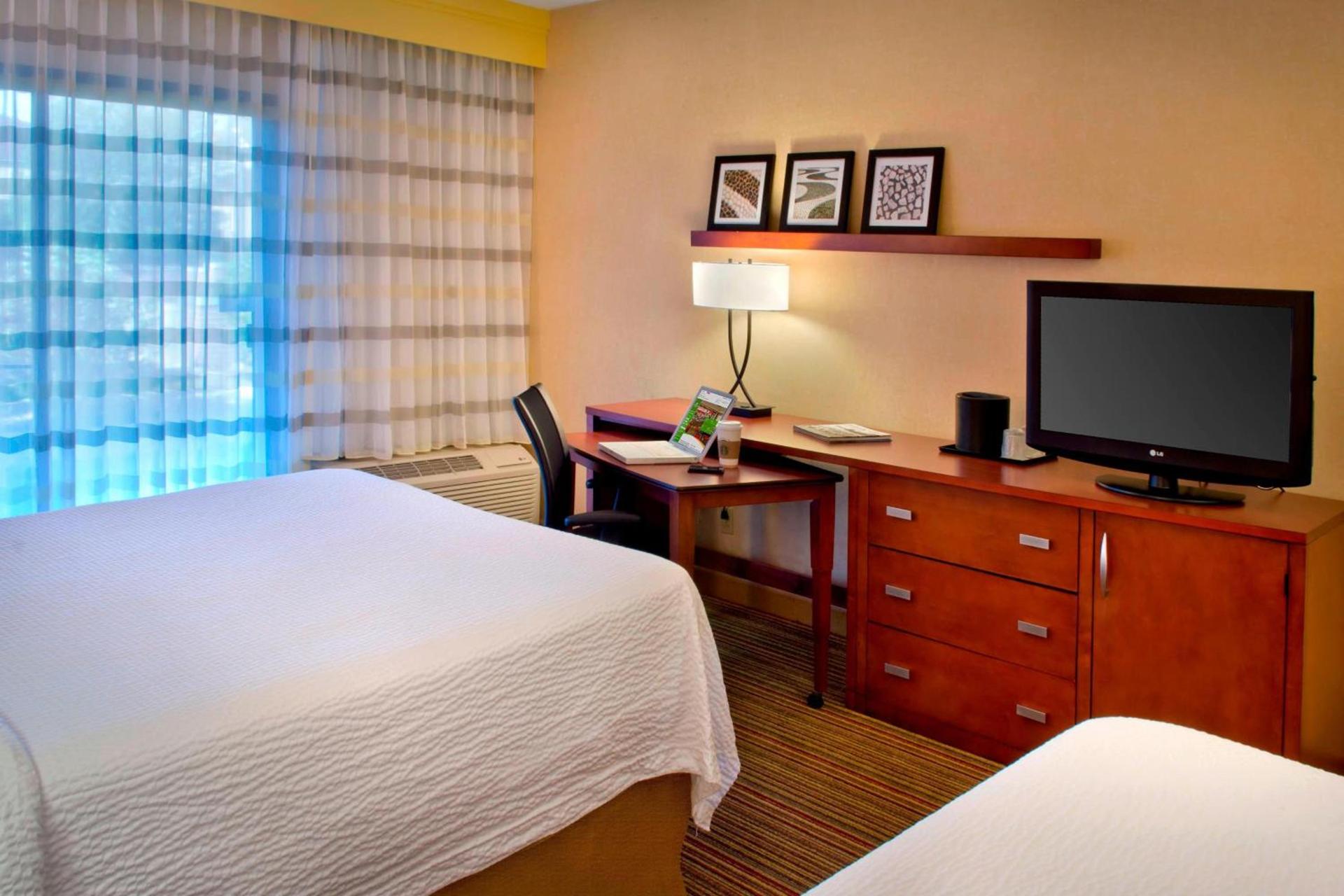 Courtyard by Marriott Mt. Laurel photo 6