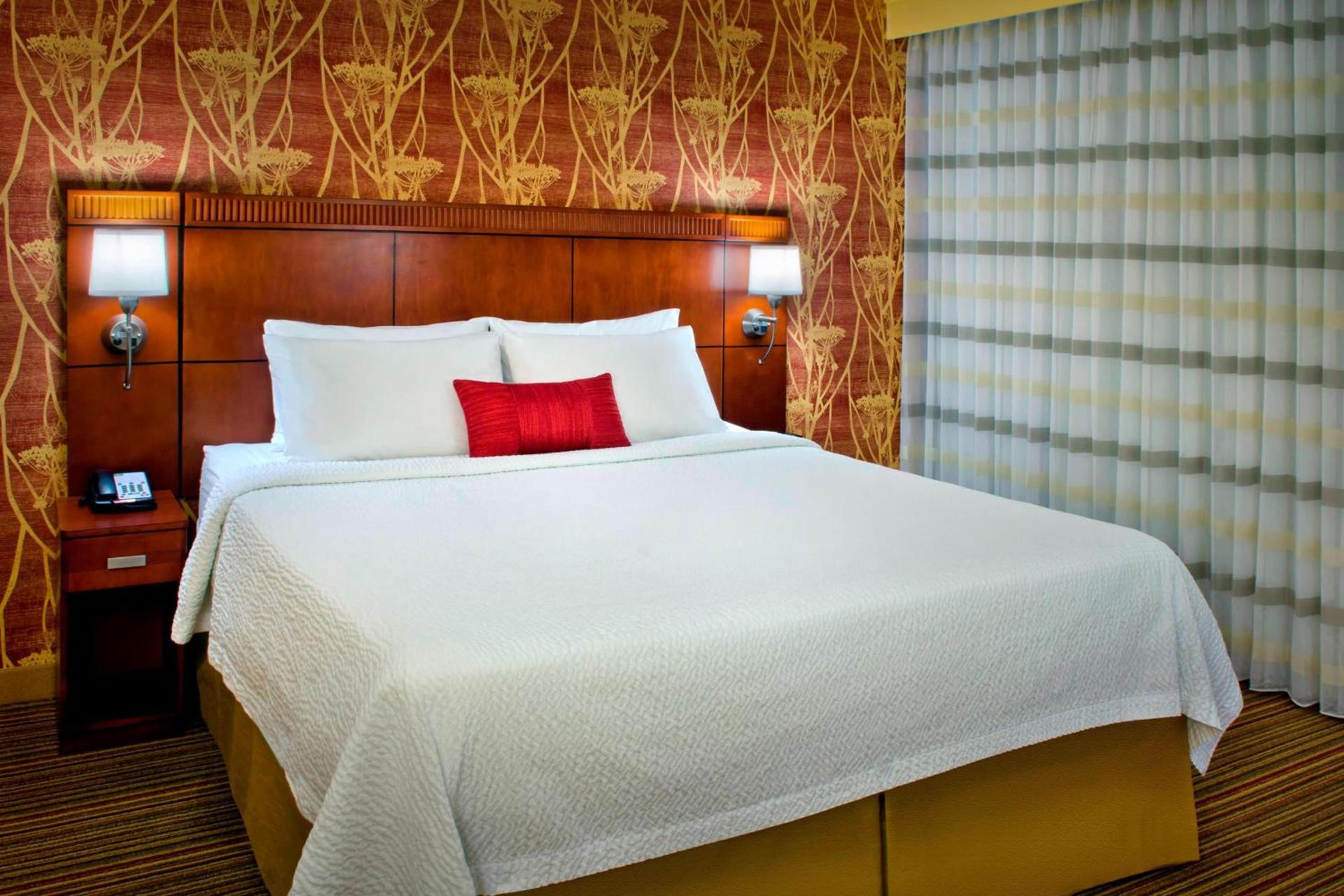 Courtyard by Marriott Mt. Laurel photo 10