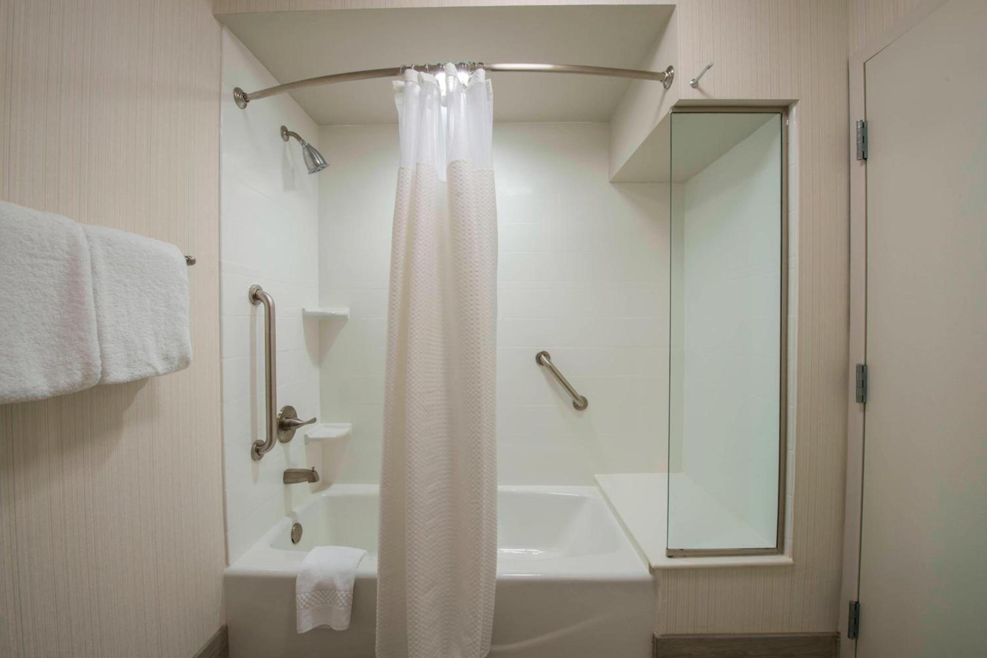 Courtyard by Marriott Columbus photo 7