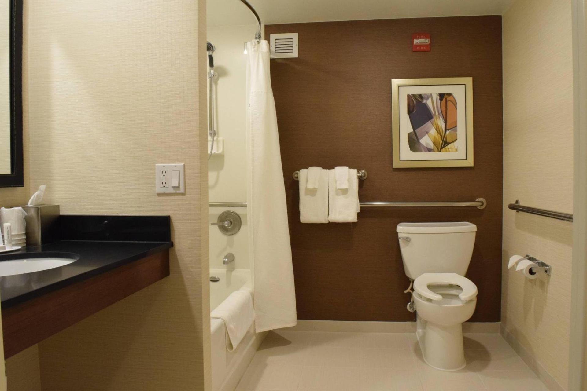 Fairfield Inn by Marriot Binghamton photo 5