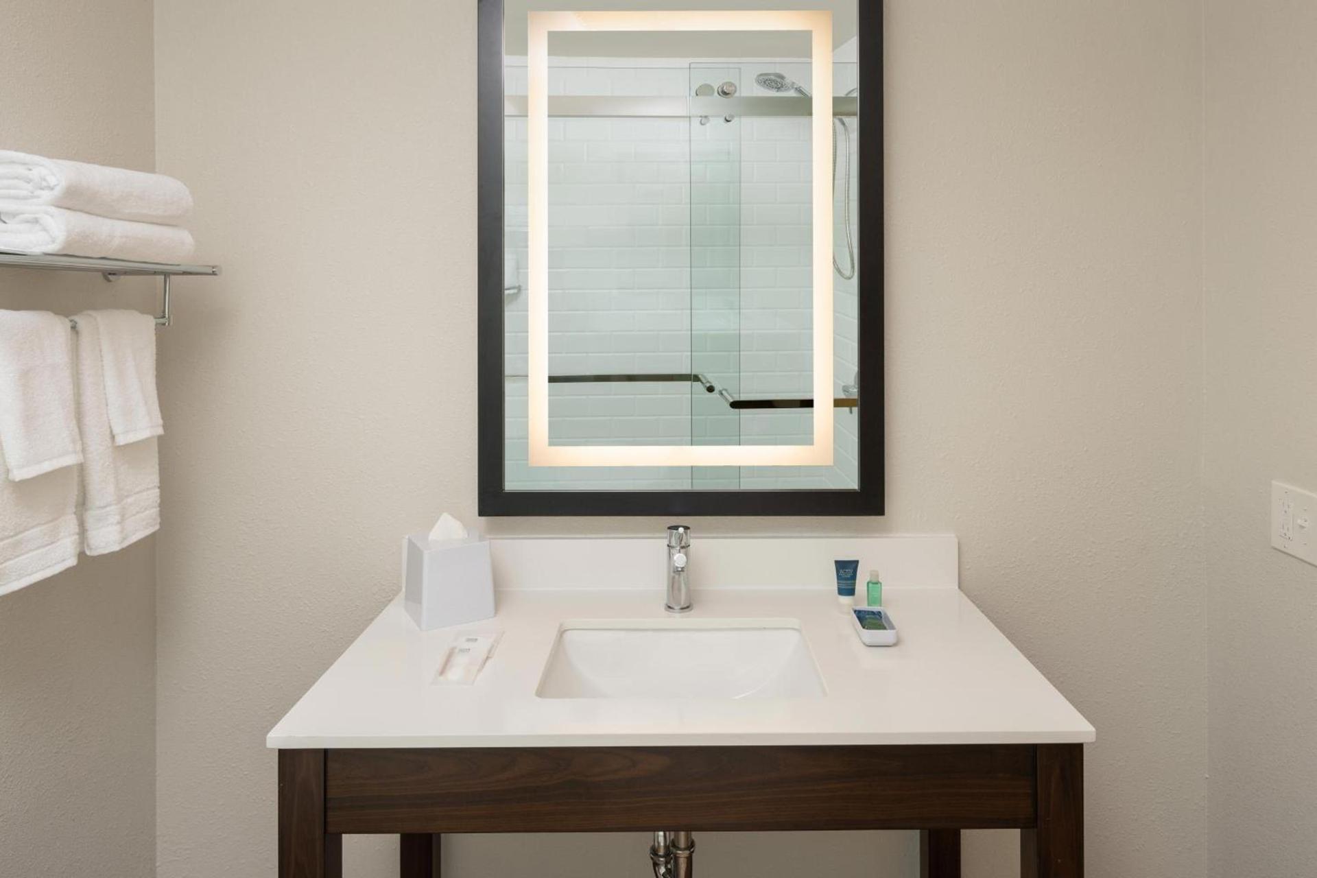 Four Points by Sheraton Chicago Schaumburg photo 13