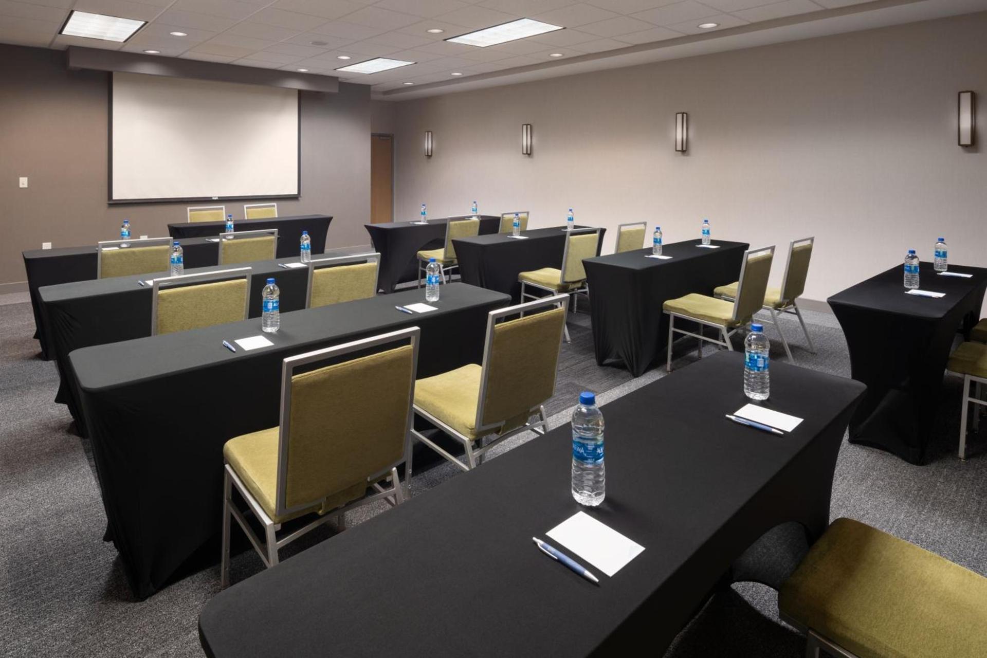 Four Points by Sheraton Chicago Schaumburg photo 25