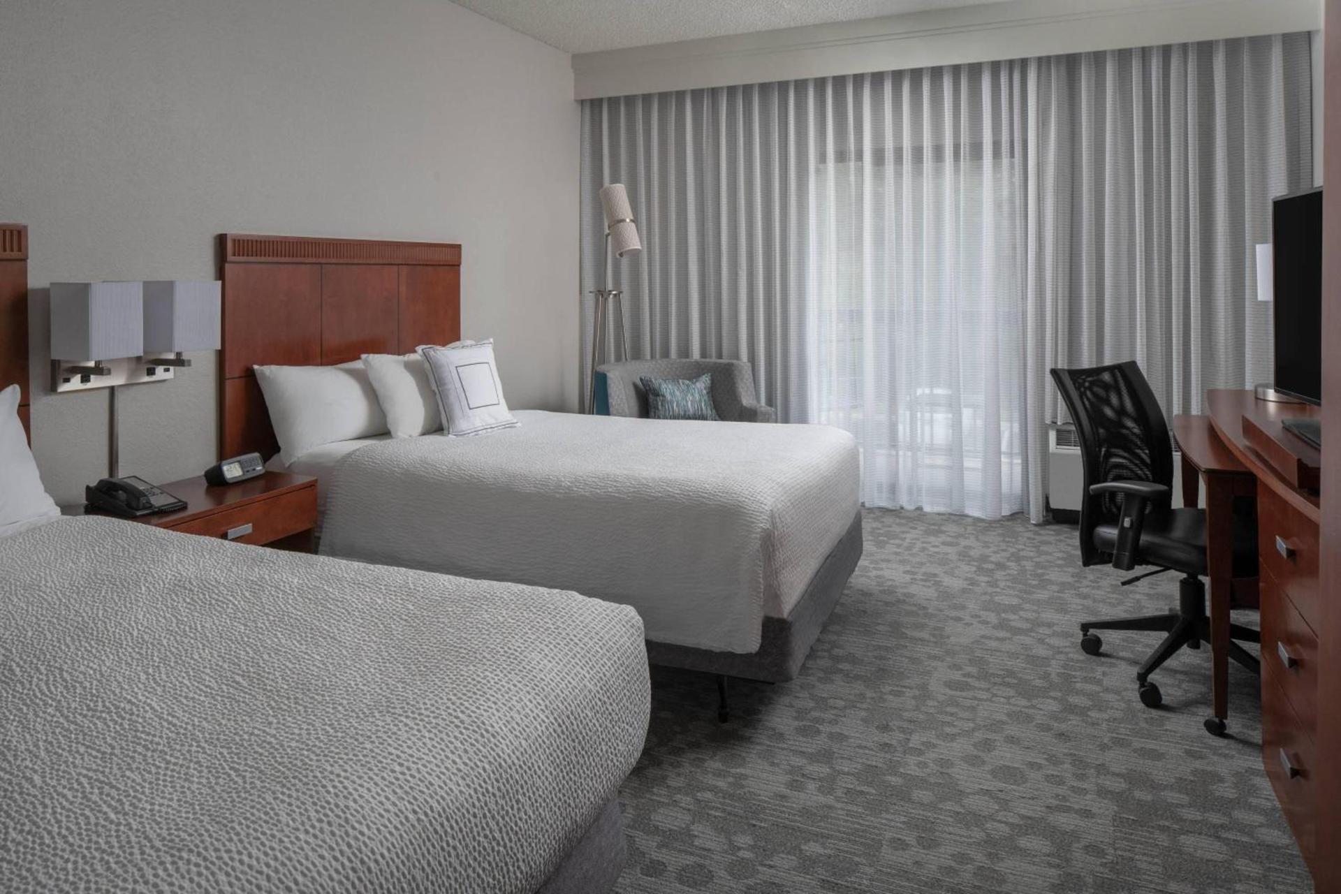 Courtyard by Marriott Jacksonville at the Mayo Clinic Campus/Beaches photo 8